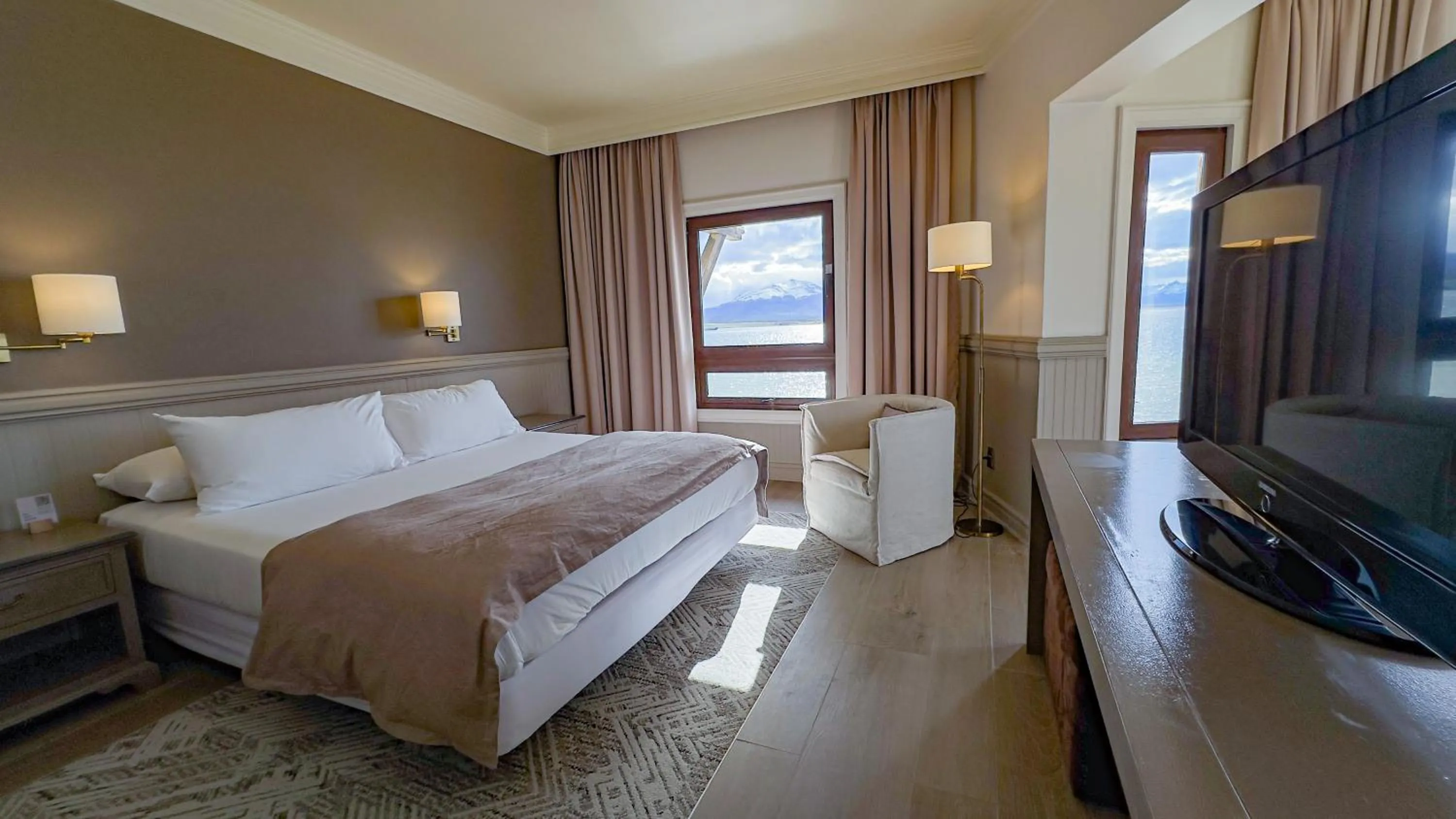 Bed in Hotel Costaustralis