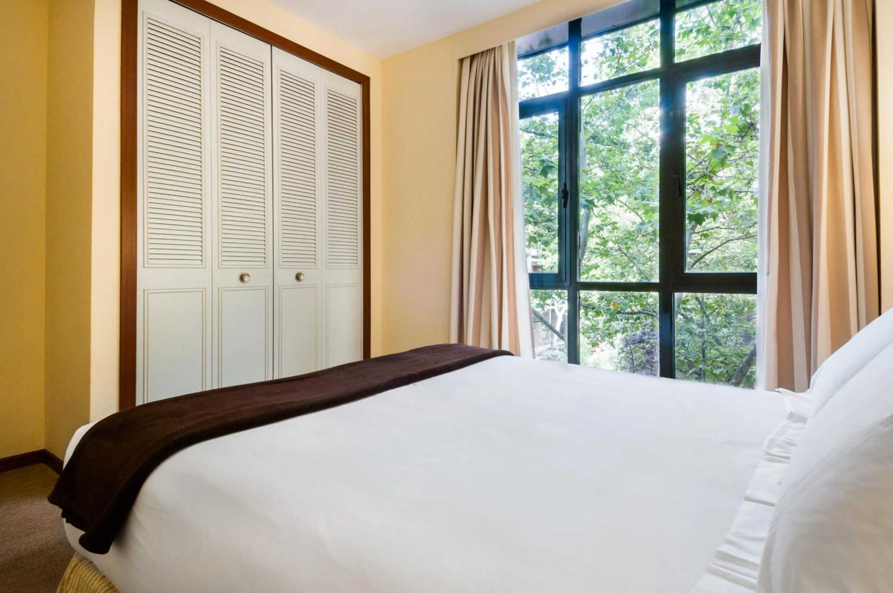 Bedroom, Bed in Espahotel Plaza Basílica