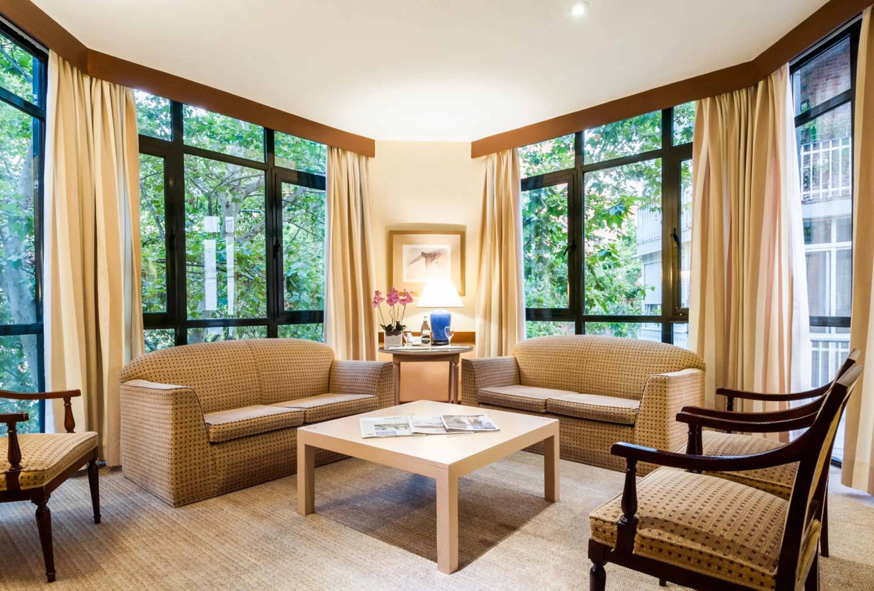 Living room in Espahotel Plaza Basílica