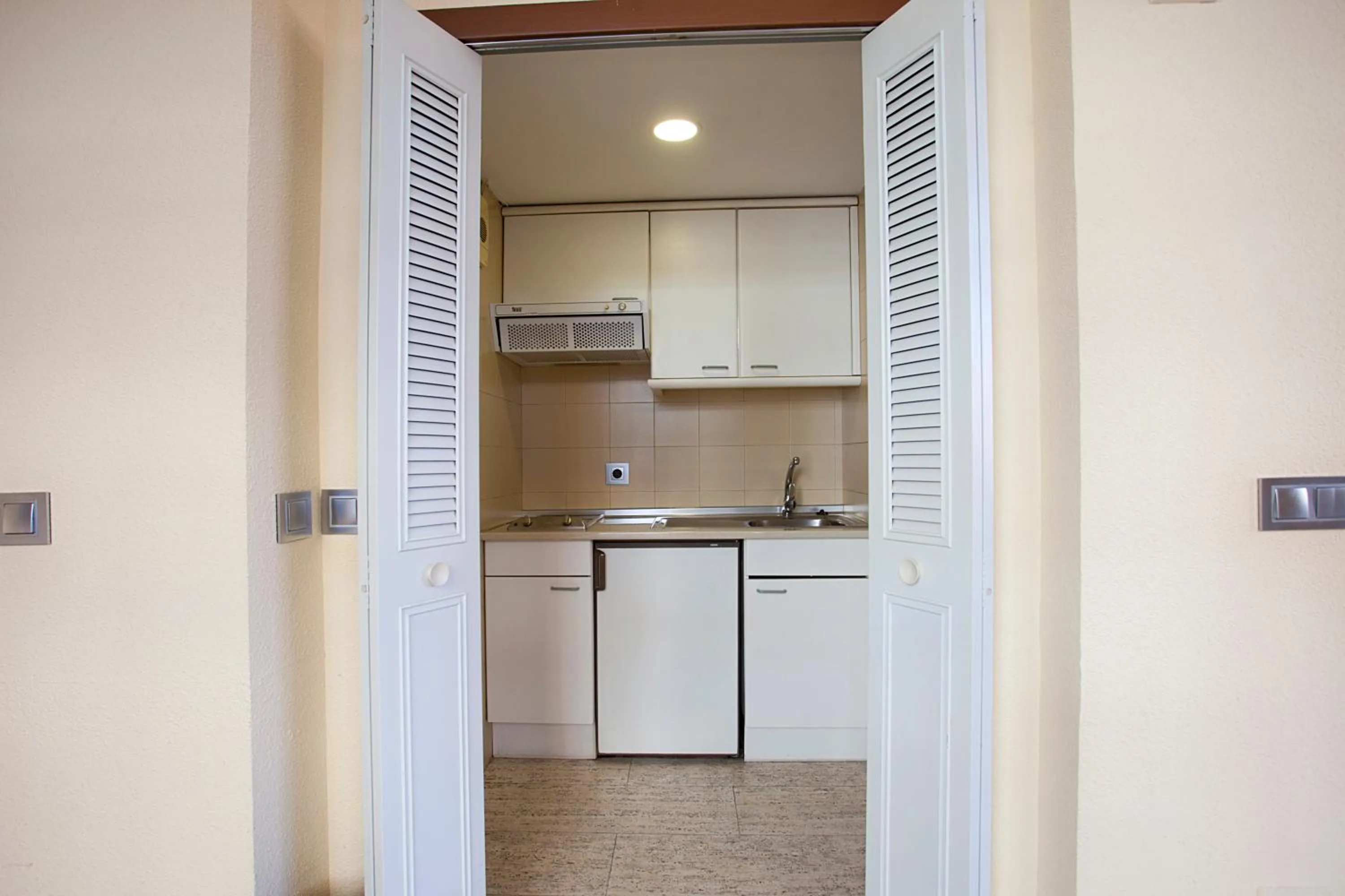 kitchen in Espahotel Plaza Basílica