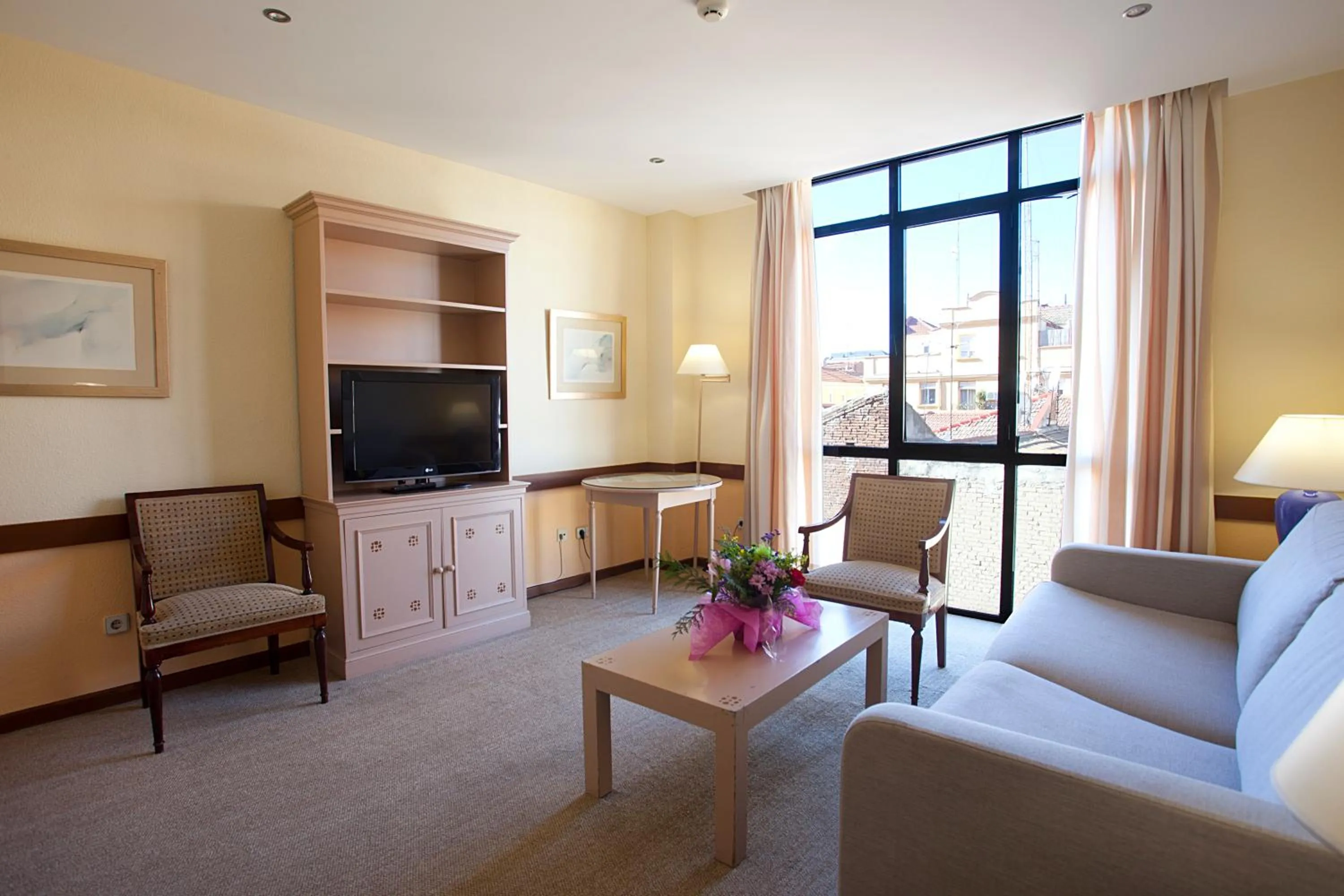 Living room in Espahotel Plaza Basílica