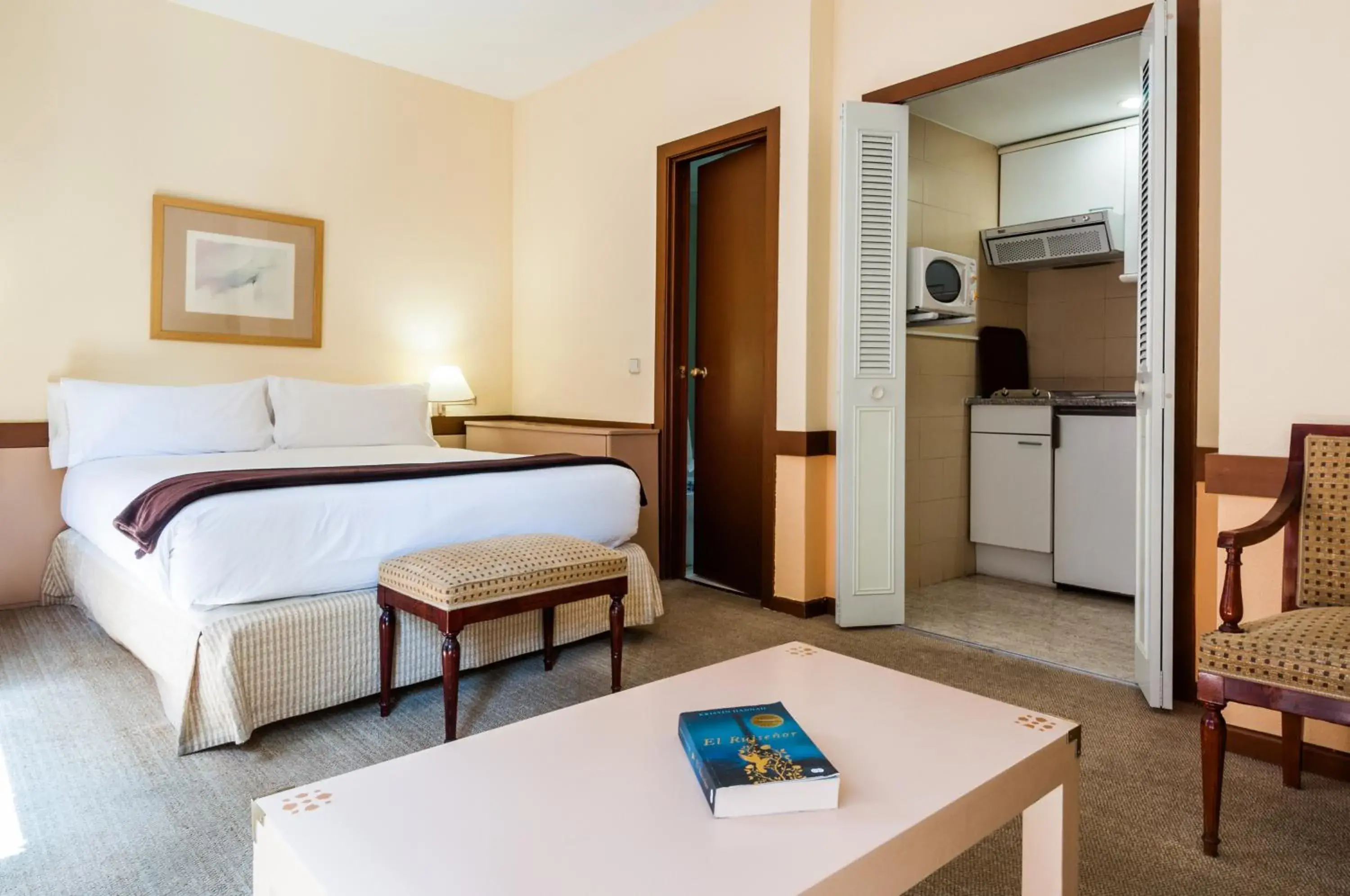 Studio (2 Adults) in Espahotel Plaza Basílica Studio (2 Adults) in Espahotel Plaza Basílica