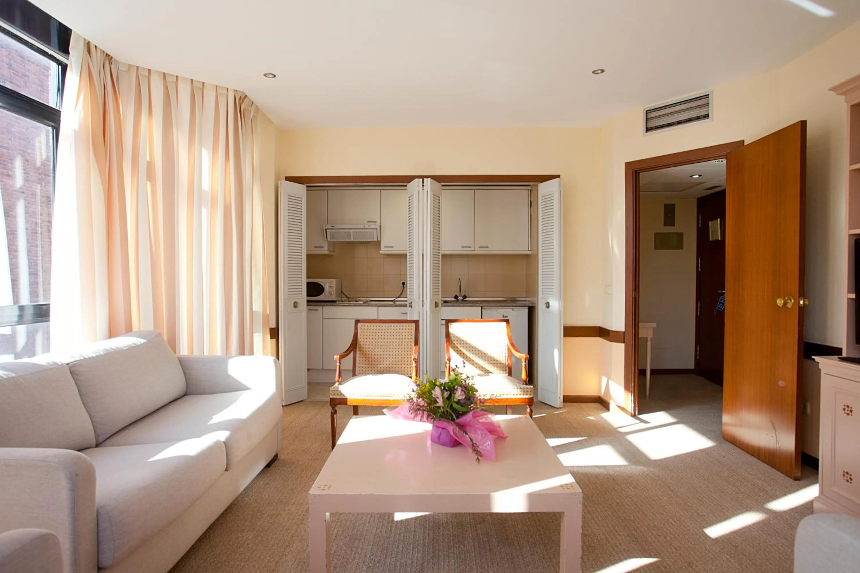 Living room in Espahotel Plaza Basílica