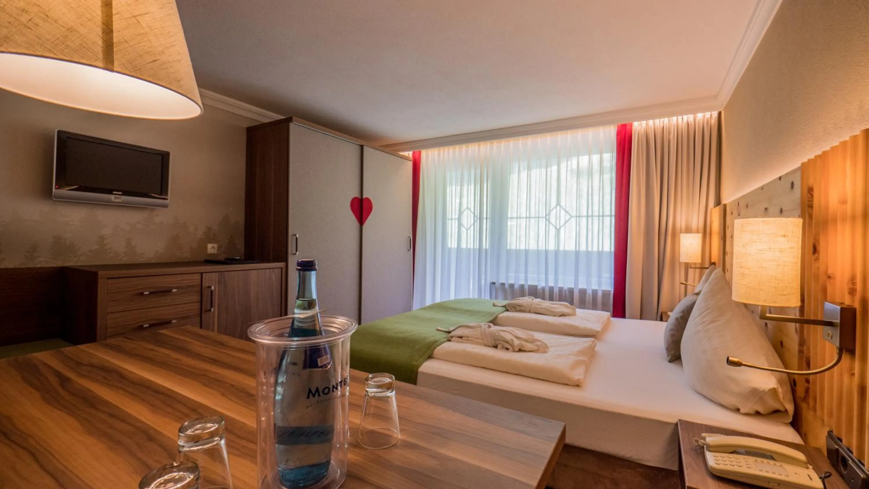 Bedroom, Bed in Berghotel Hochfügen