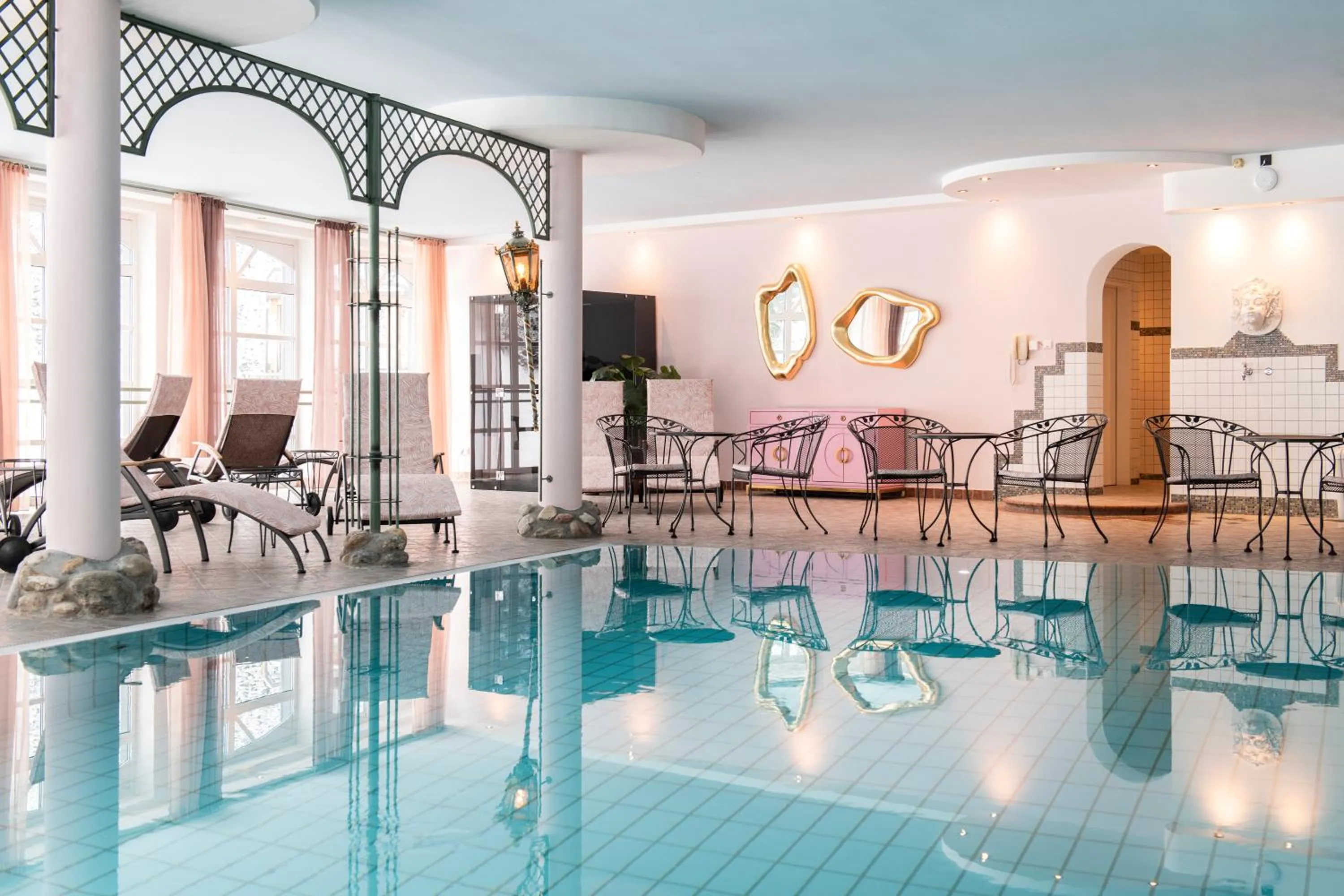 Pool view in Berghotel Hochfügen