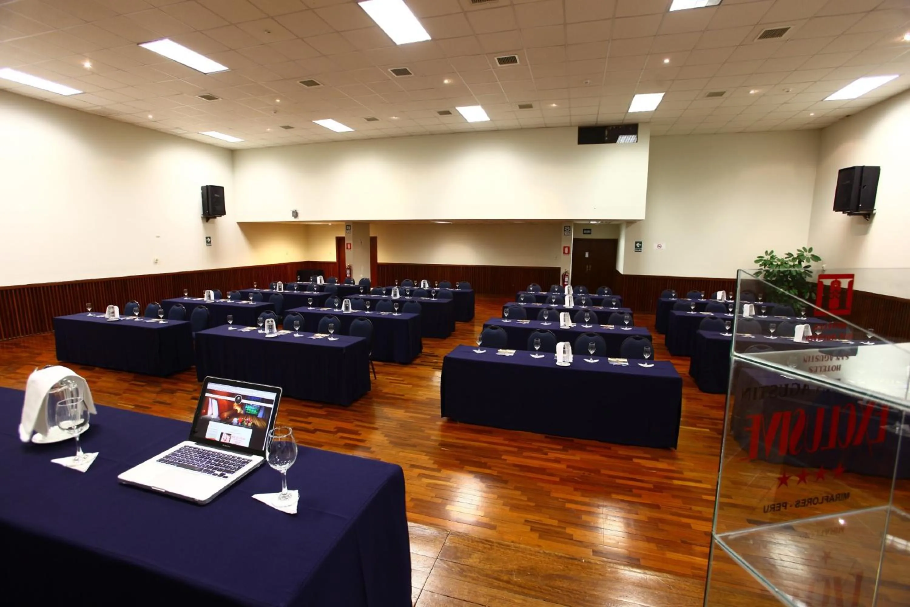 Business facilities in San Agustin Exclusive
