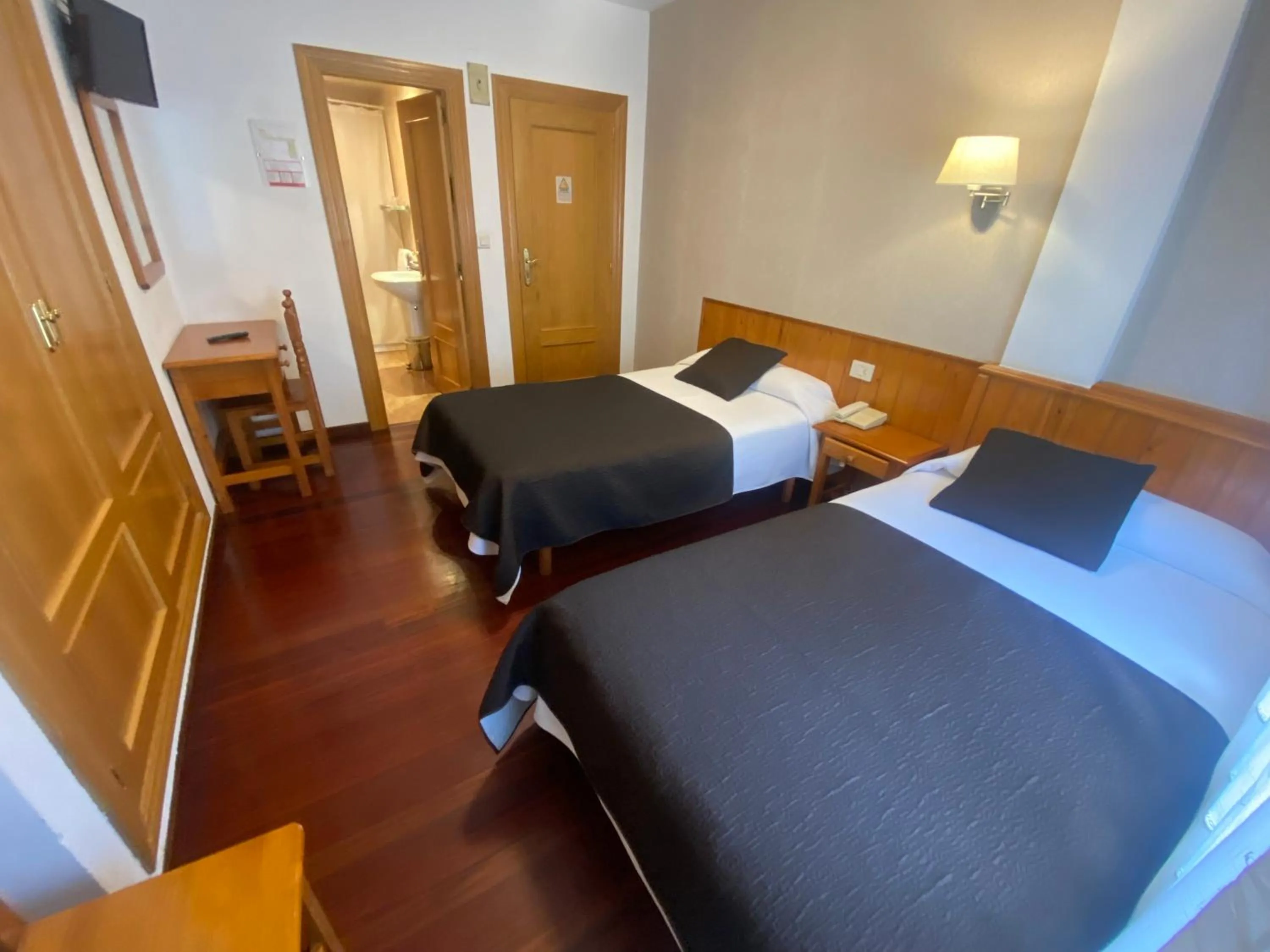 Photo of the whole room, Bed in Hotel La Rambla