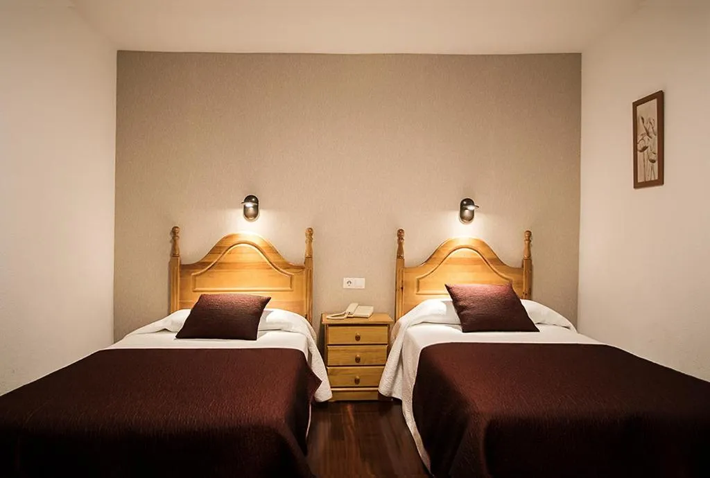 Photo of the whole room, Bed in Hotel La Rambla