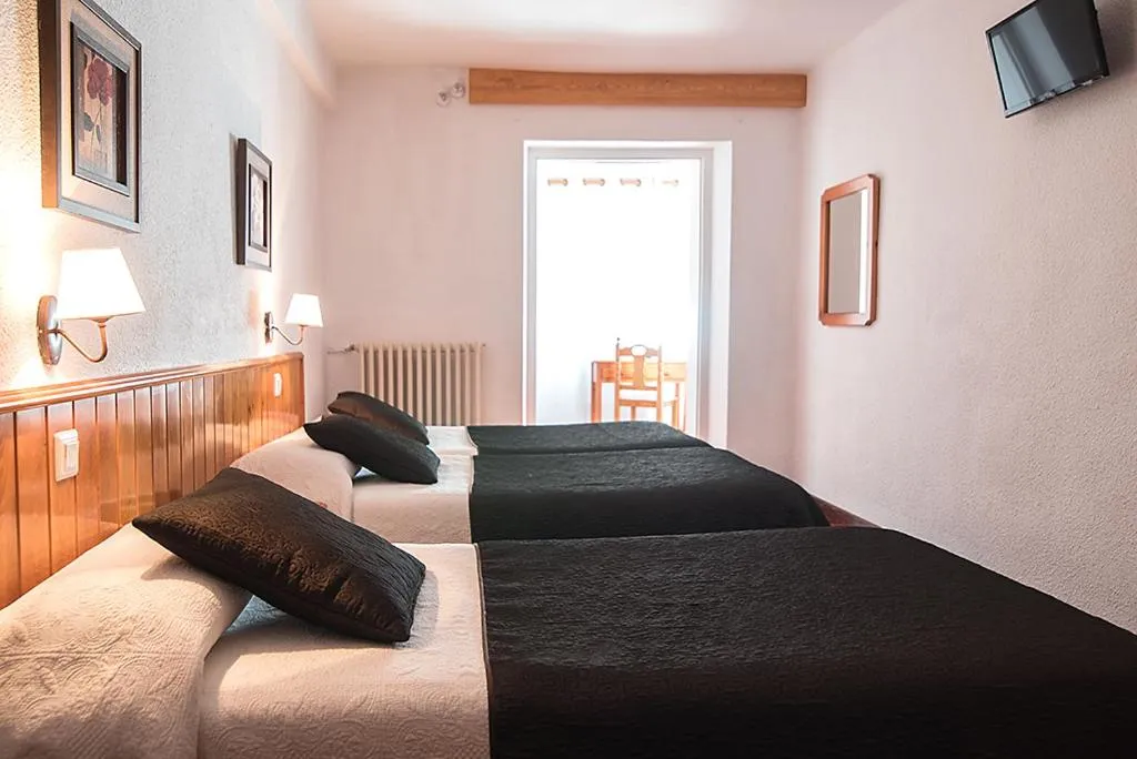 Photo of the whole room, Bed in Hotel La Rambla