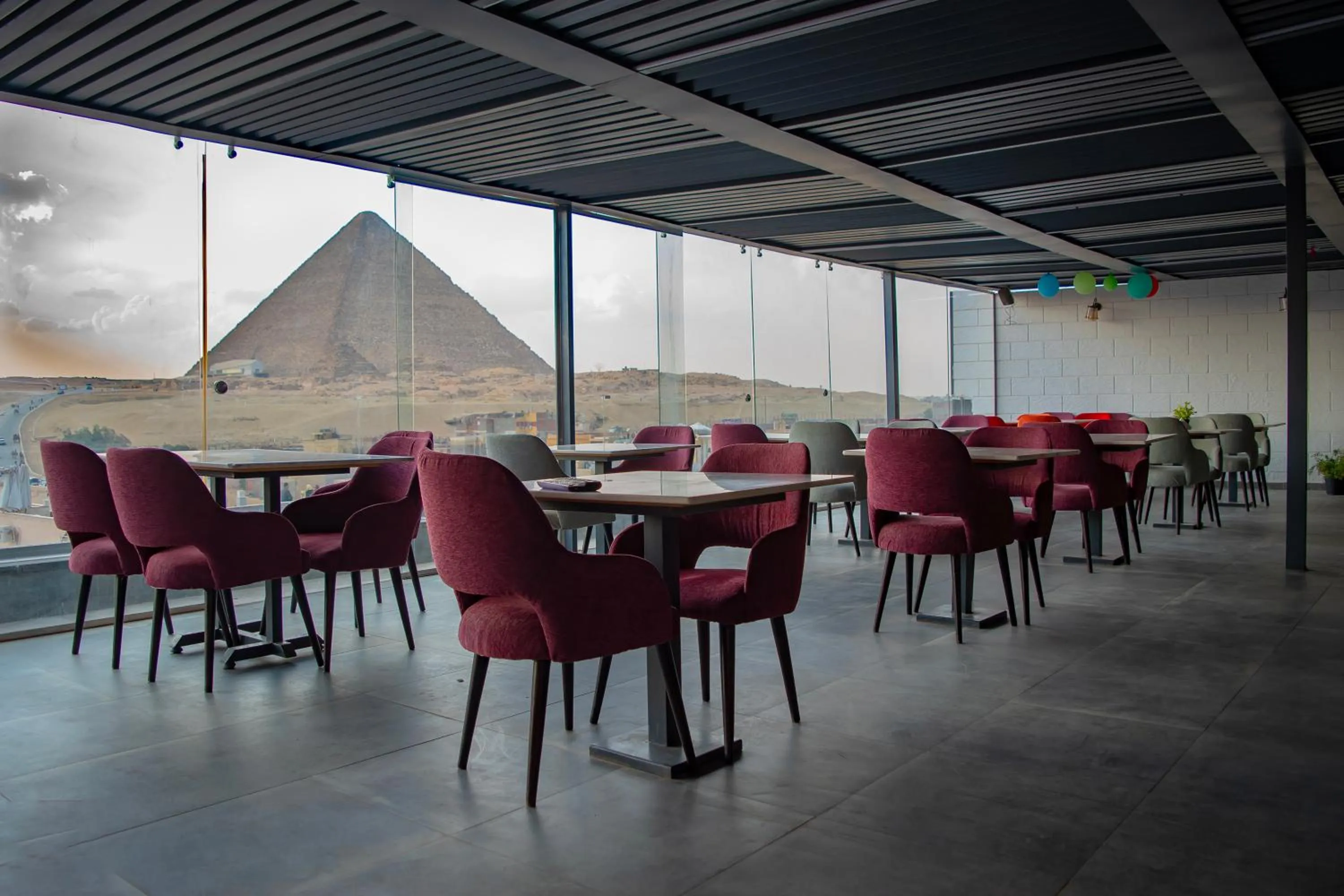 Restaurant/places to eat in Marvel Stone Hotel