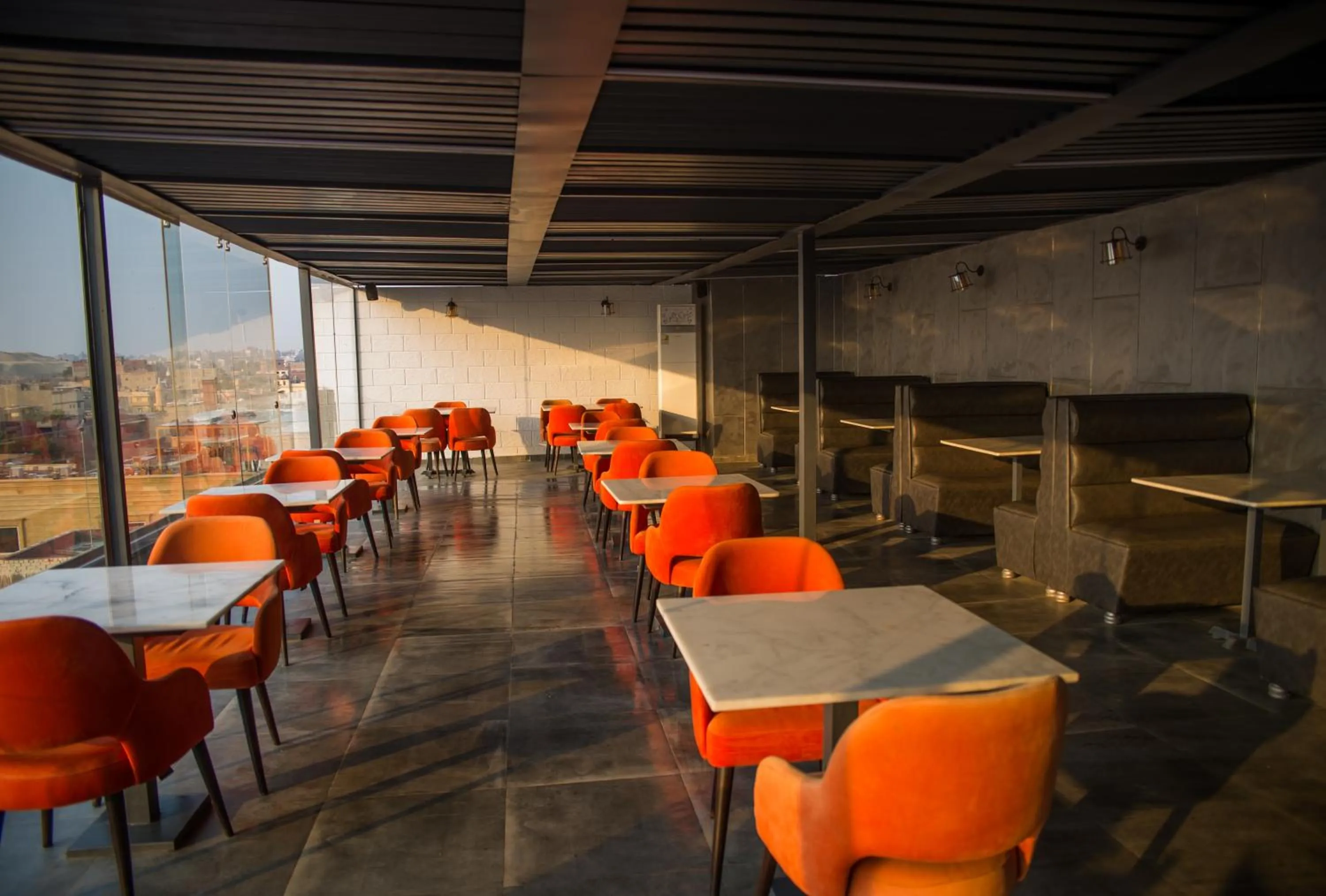 Restaurant/places to eat in Marvel Stone Hotel