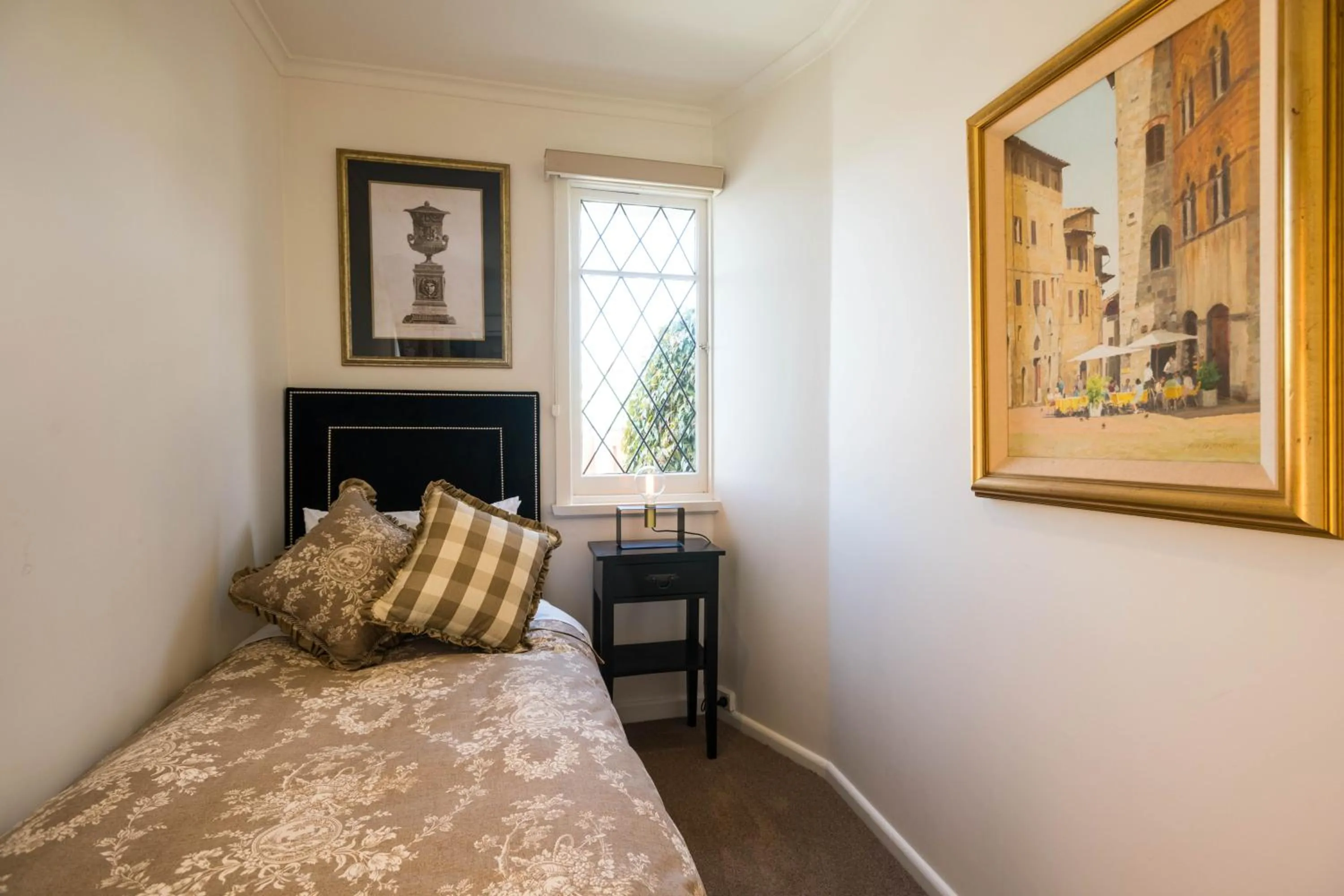 Bed in Battery Point Boutique Accommodation