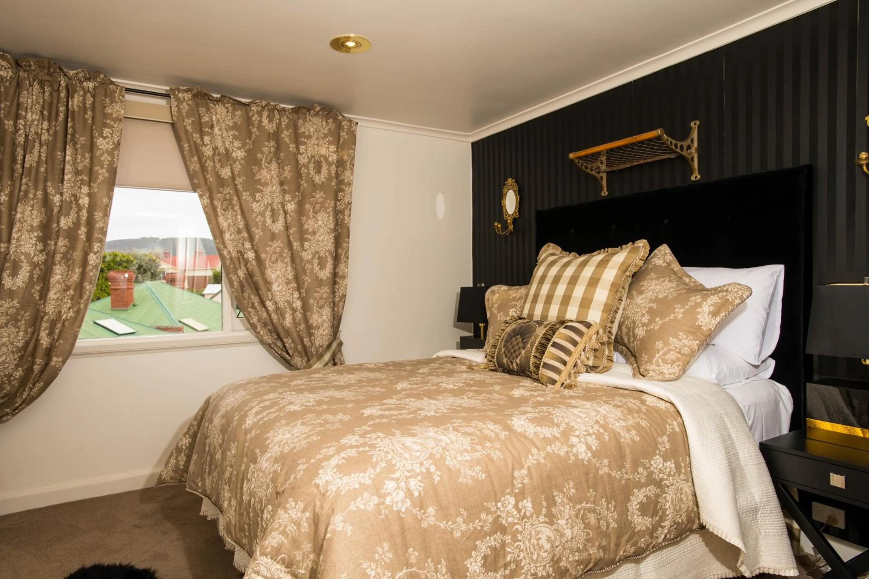 Bedroom, Bed in Battery Point Boutique Accommodation