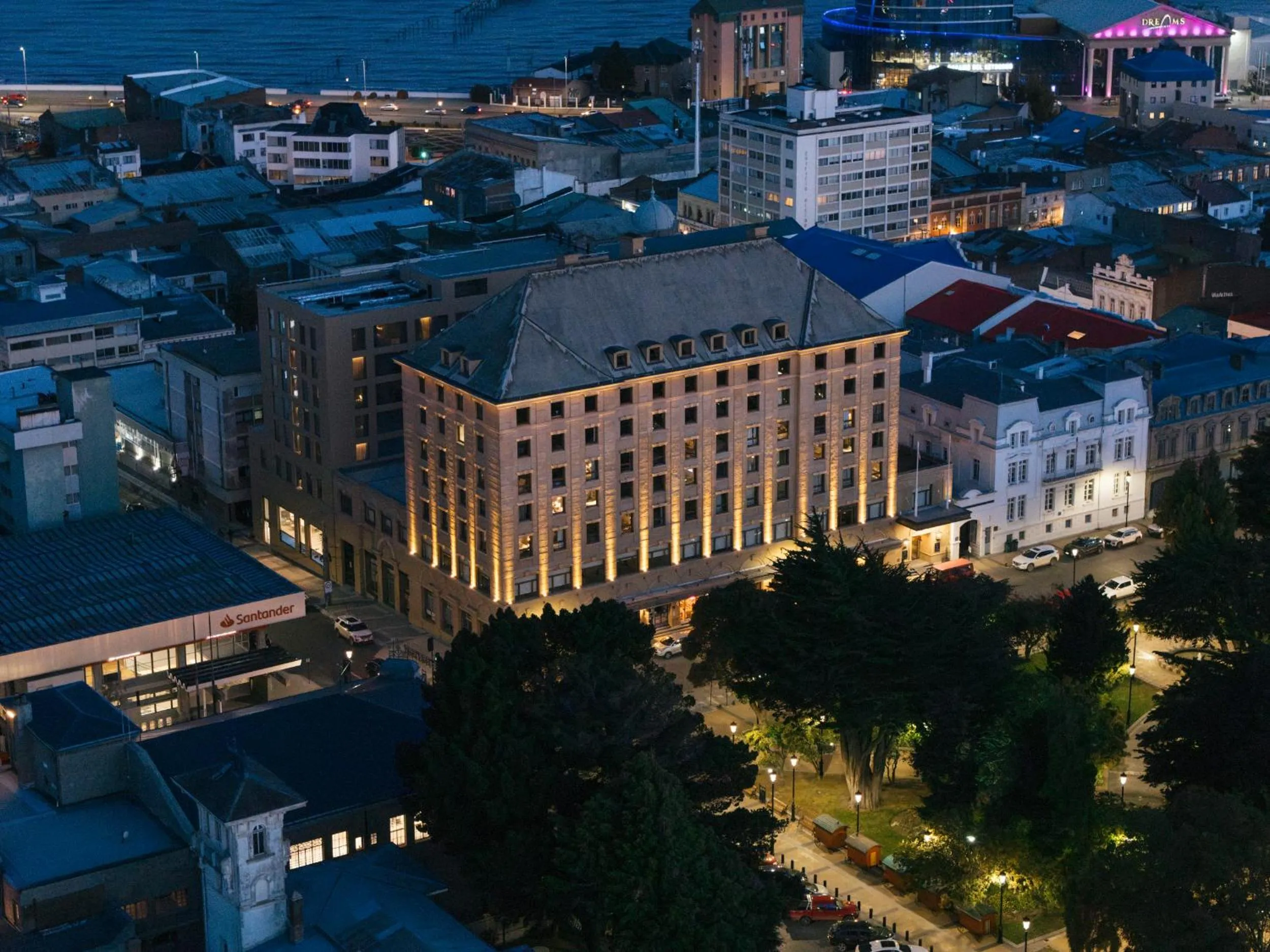 Facade/entrance in Hotel Cabo De Hornos