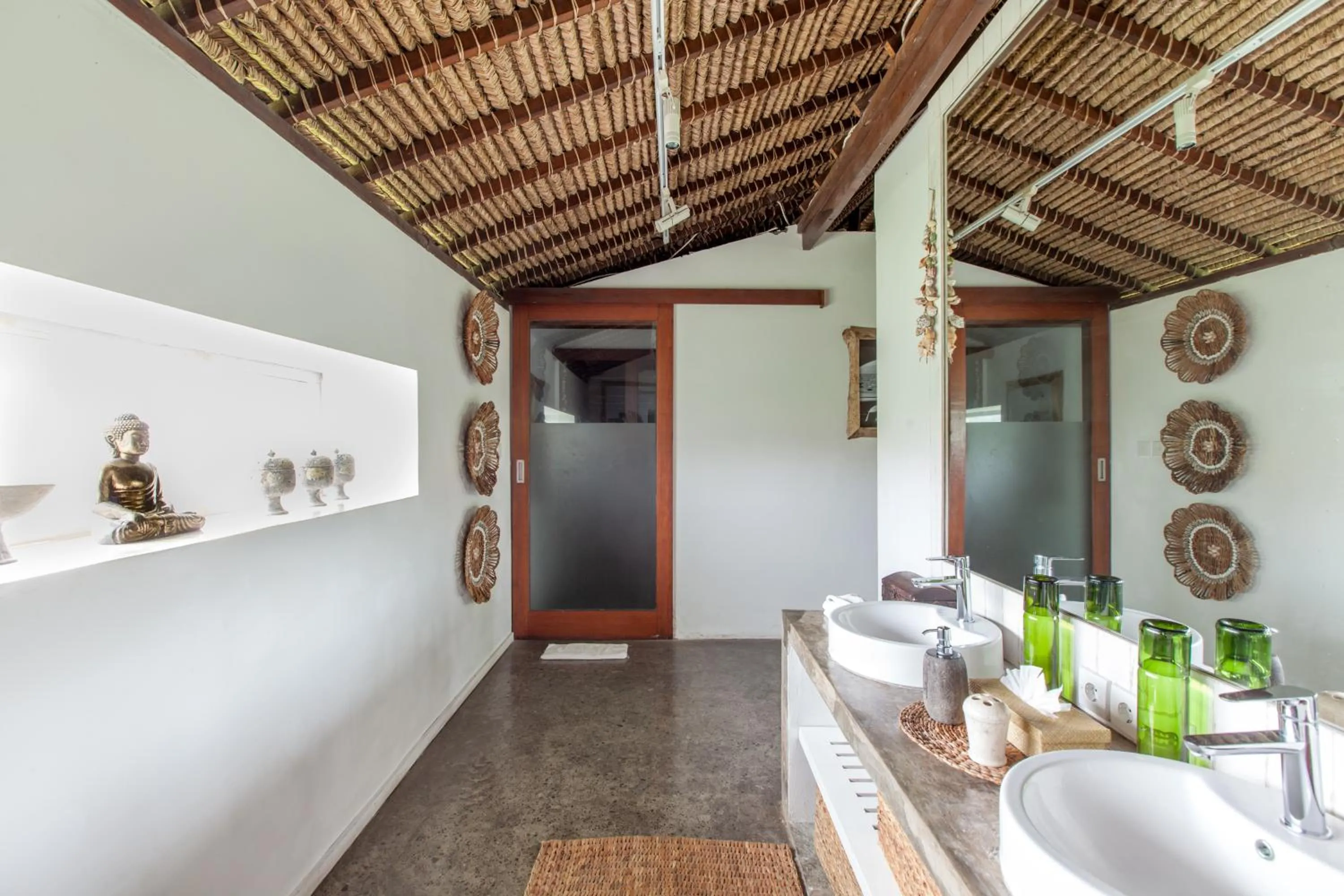 Bathroom in The Green Room Canggu