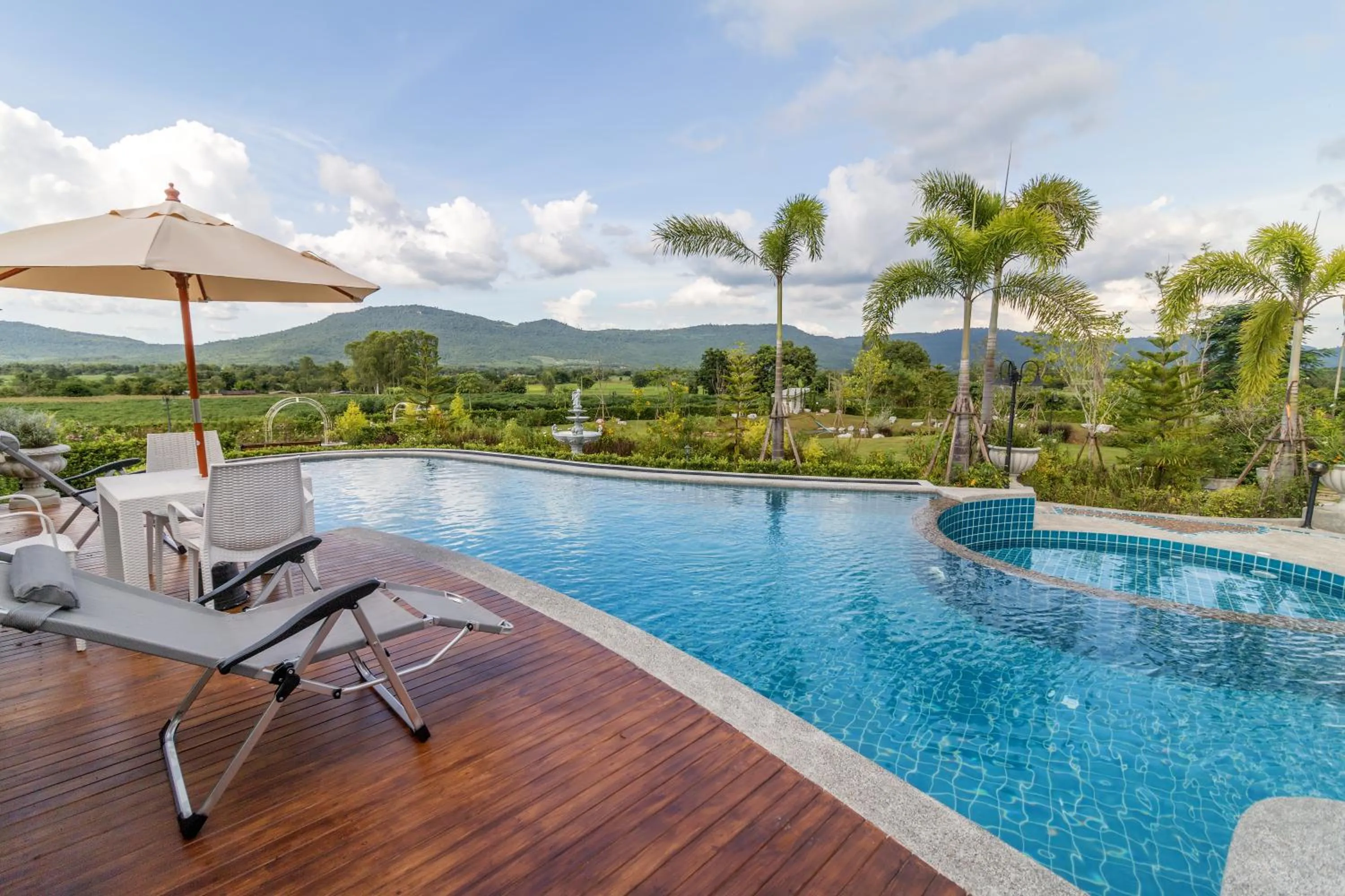 Garden view in Chateau de Prim Khao Yai