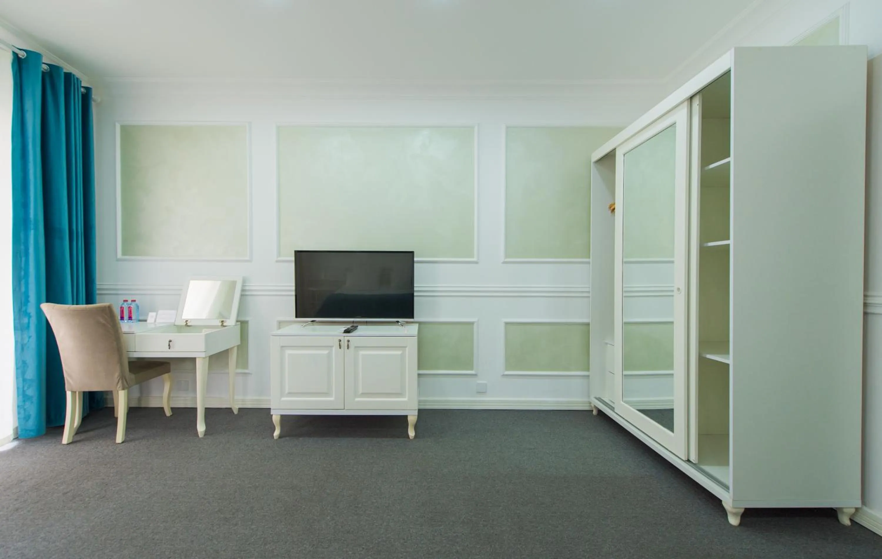 TV and multimedia in Two Seasons Boutique Hotel Baku