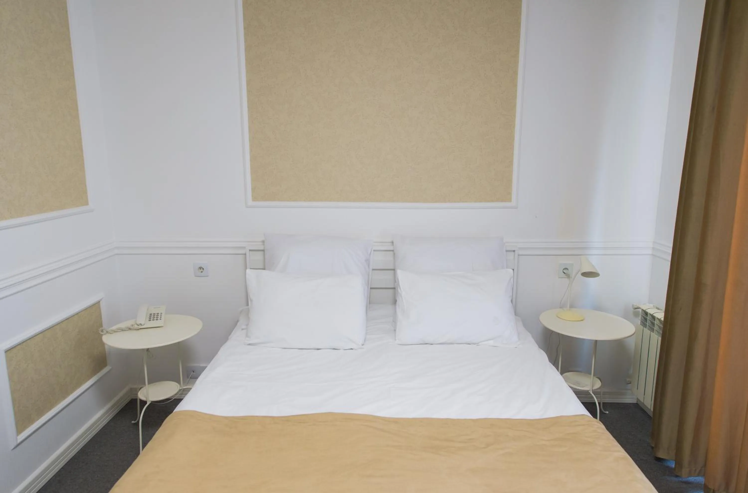 Bed in Two Seasons Boutique Hotel Baku