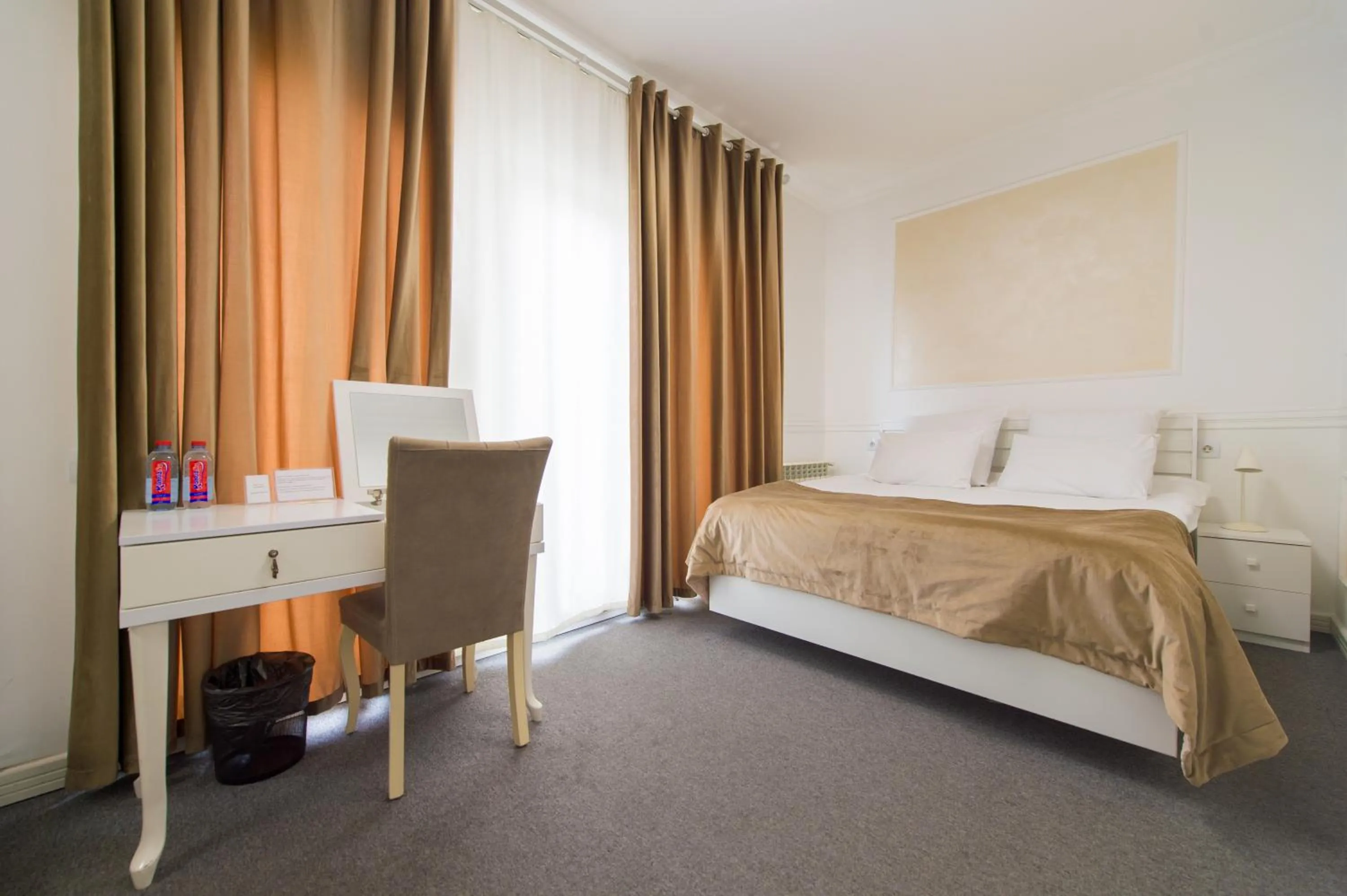 Bed in Two Seasons Boutique Hotel Baku