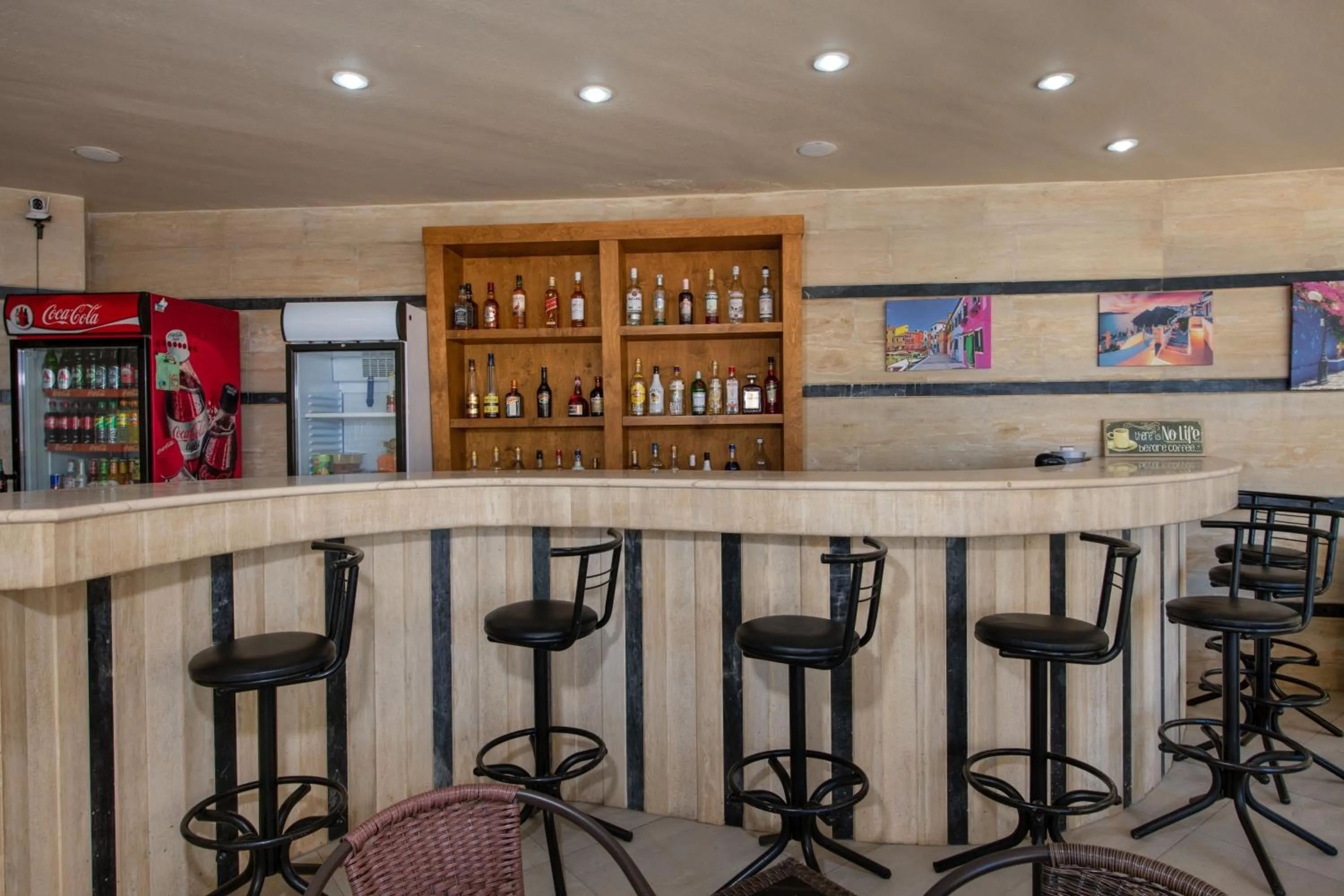 Lounge or bar in Sunrise Apartments