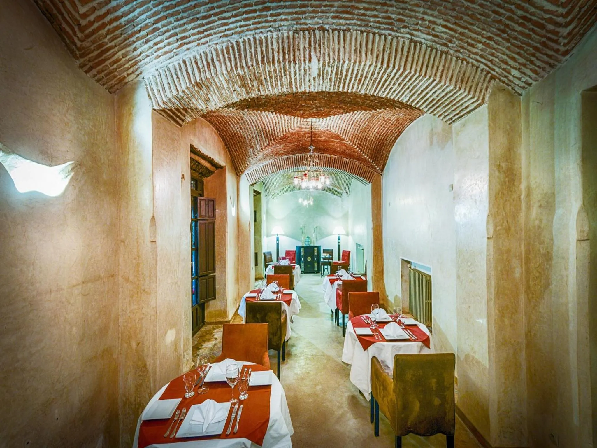 Restaurant/places to eat, Bed in Caravan Serai