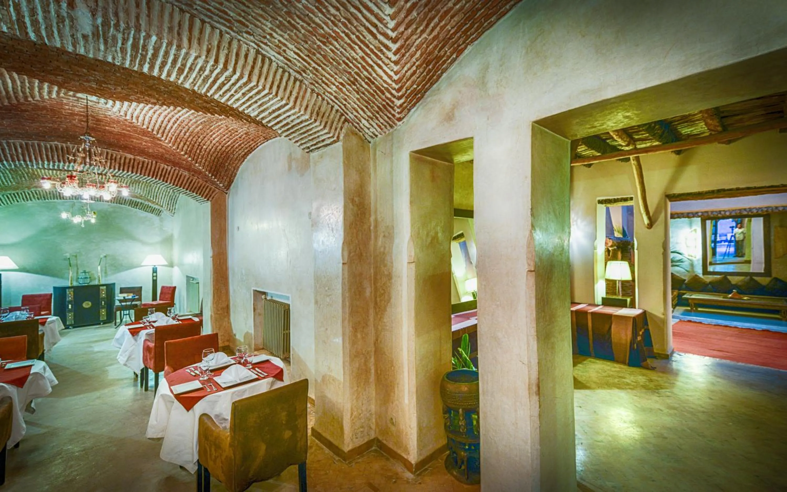 Restaurant/places to eat in Caravan Serai