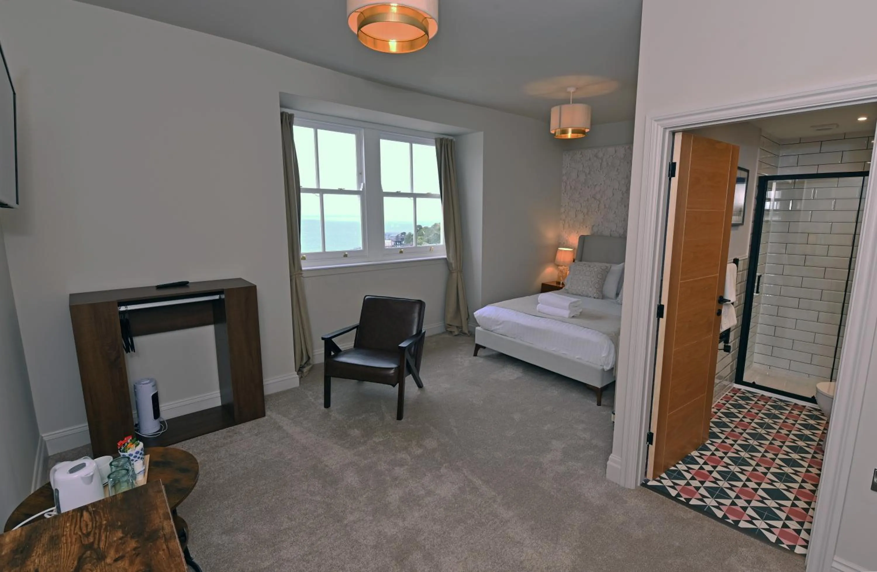 Bed in Royal Lion Hotel