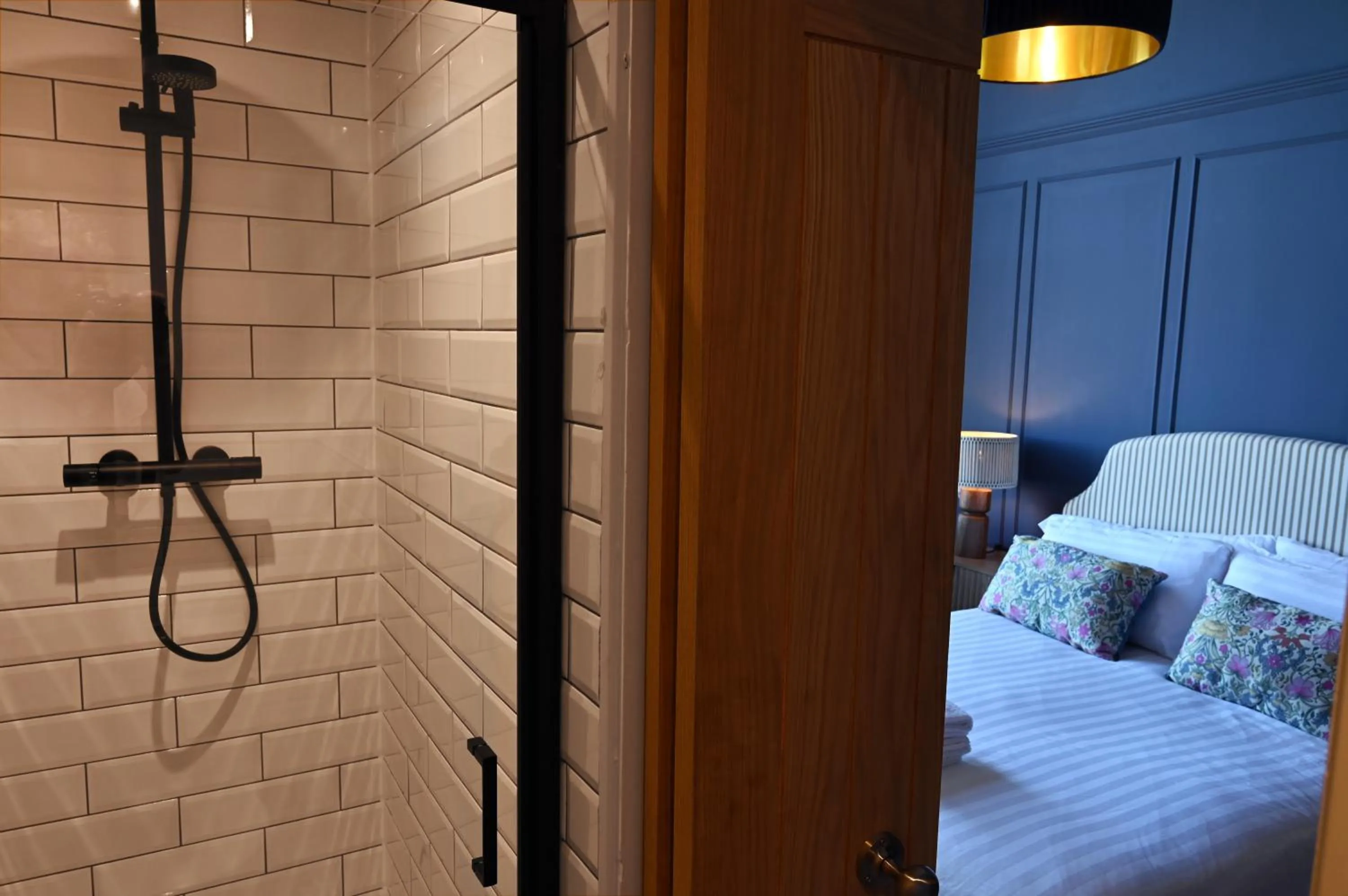 Bed in Royal Lion Hotel