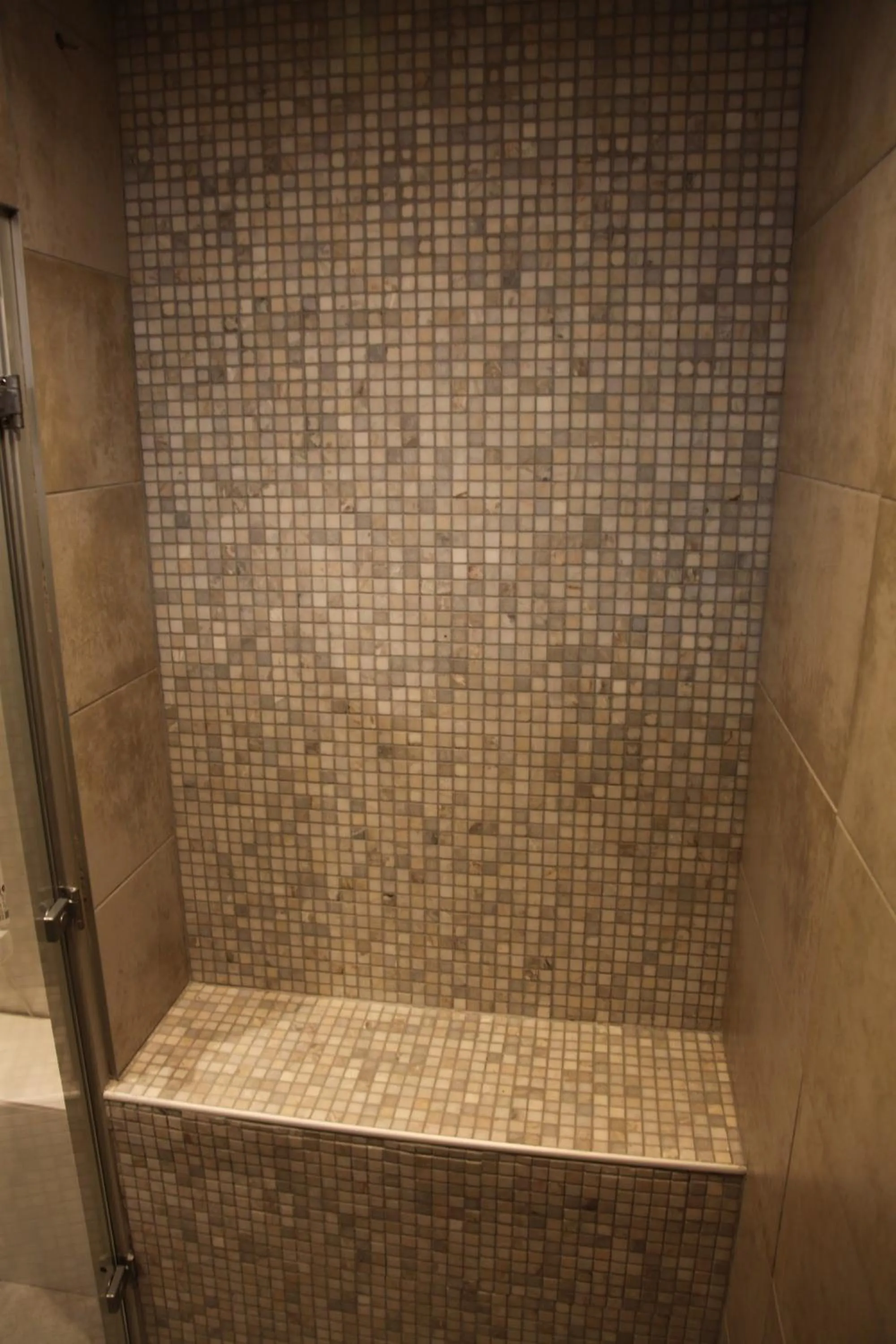 Steam room in Villa Margaux