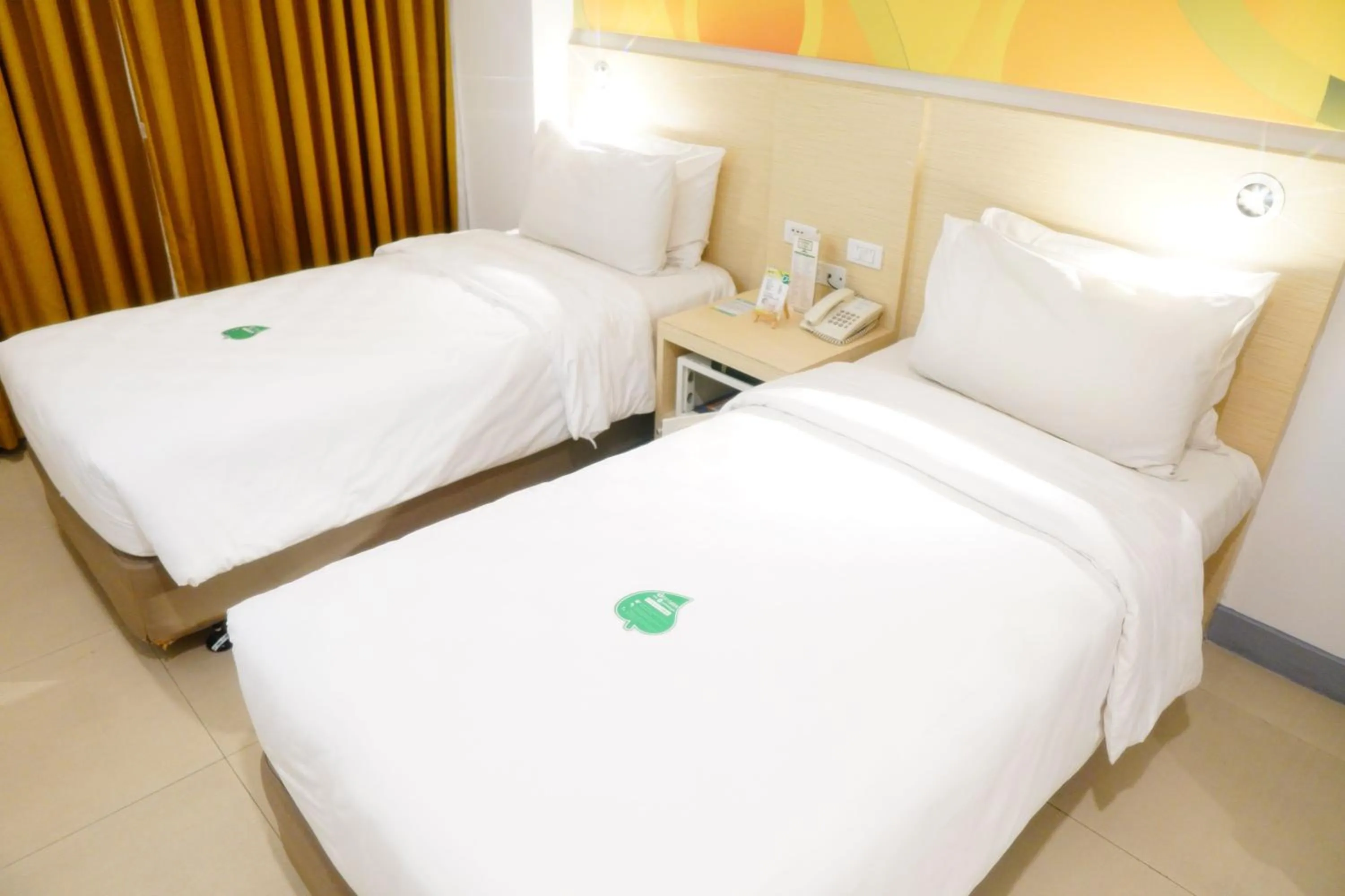 Bed in Go Hotels Timog