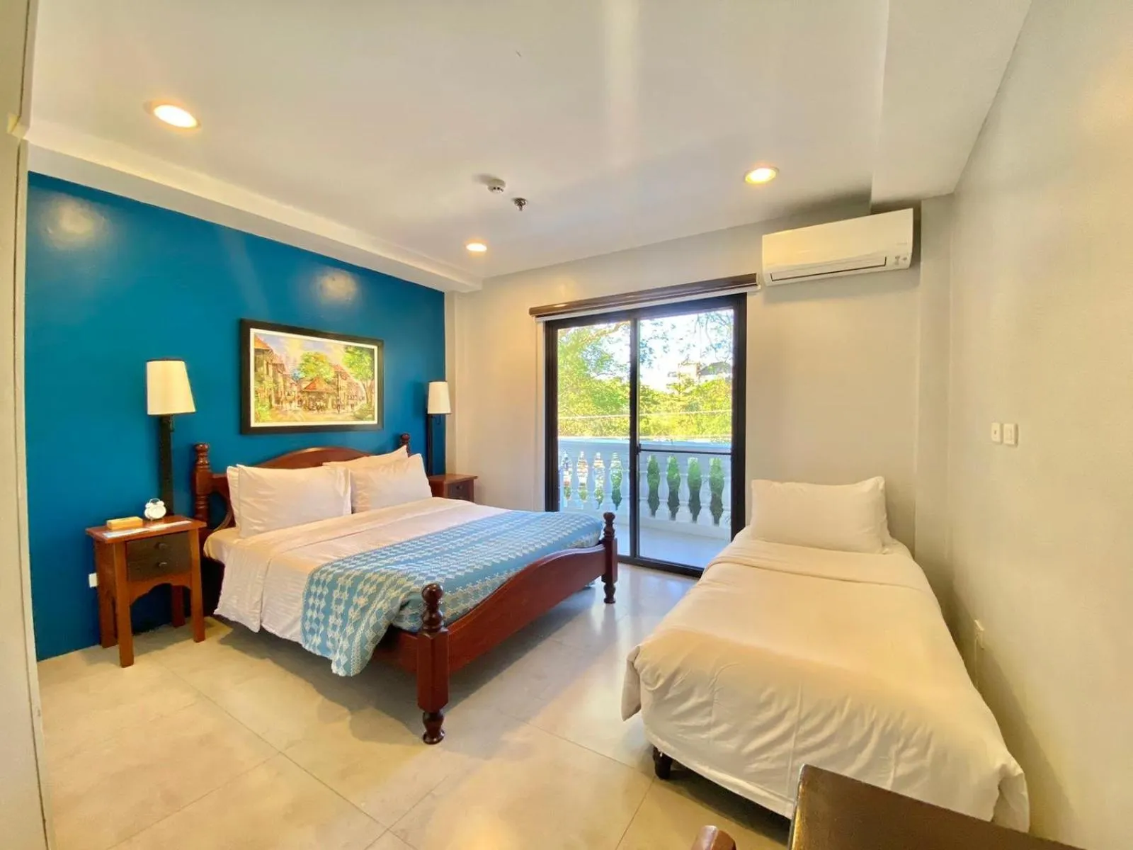 Bed in Paradores de Vigan