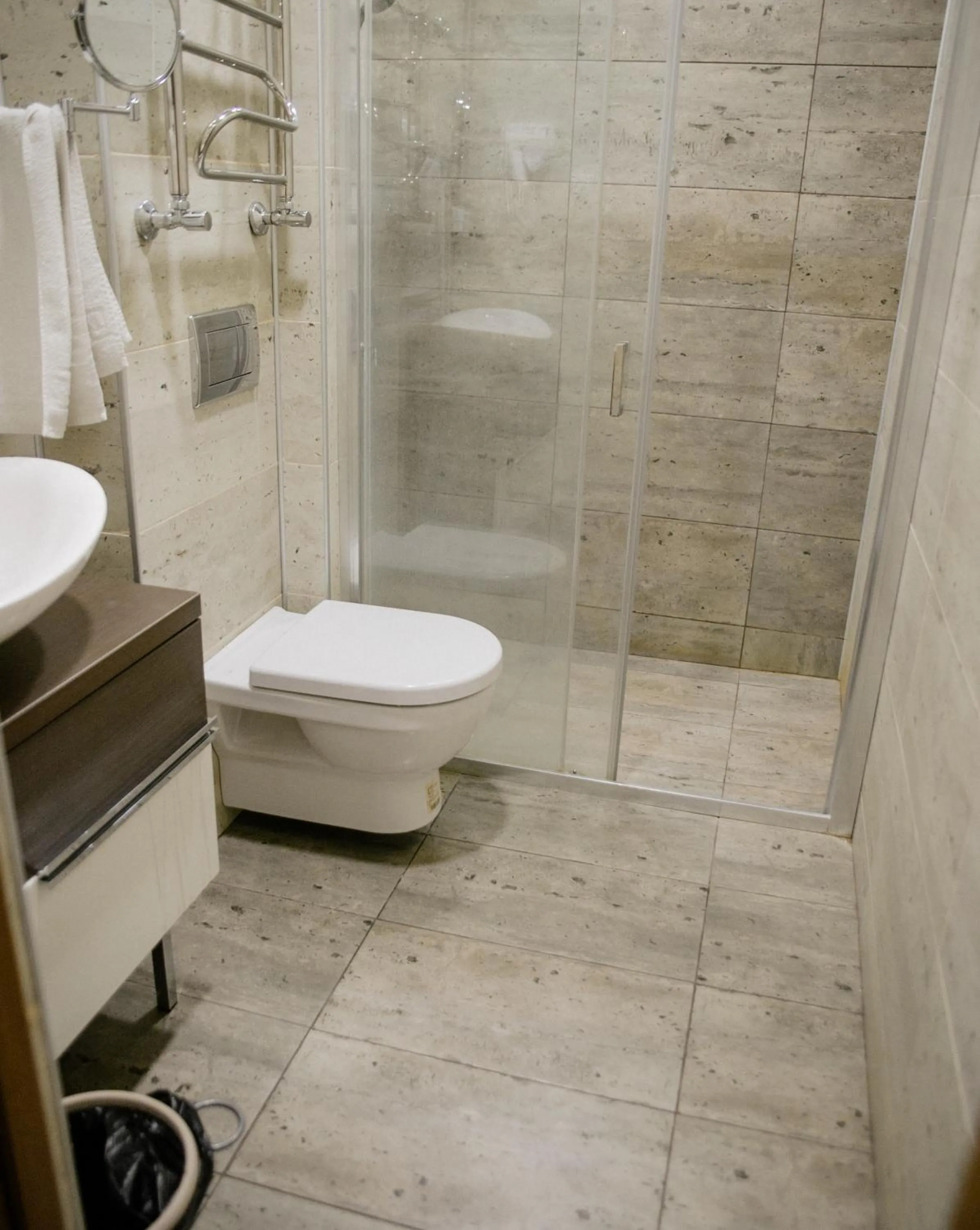 Bathroom in 7 days hotel