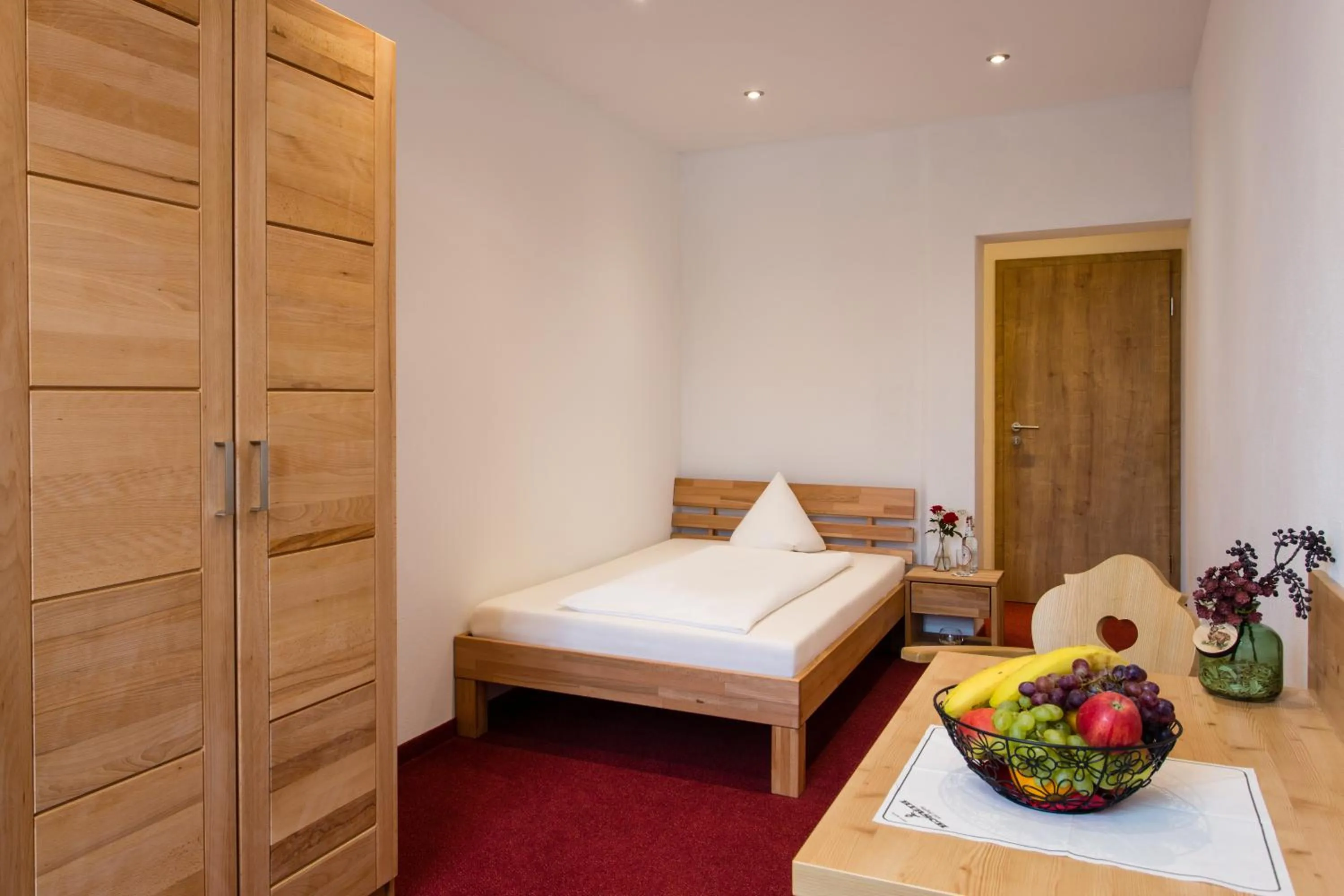 Bedroom, Bed in Gasthof zum Hirsch