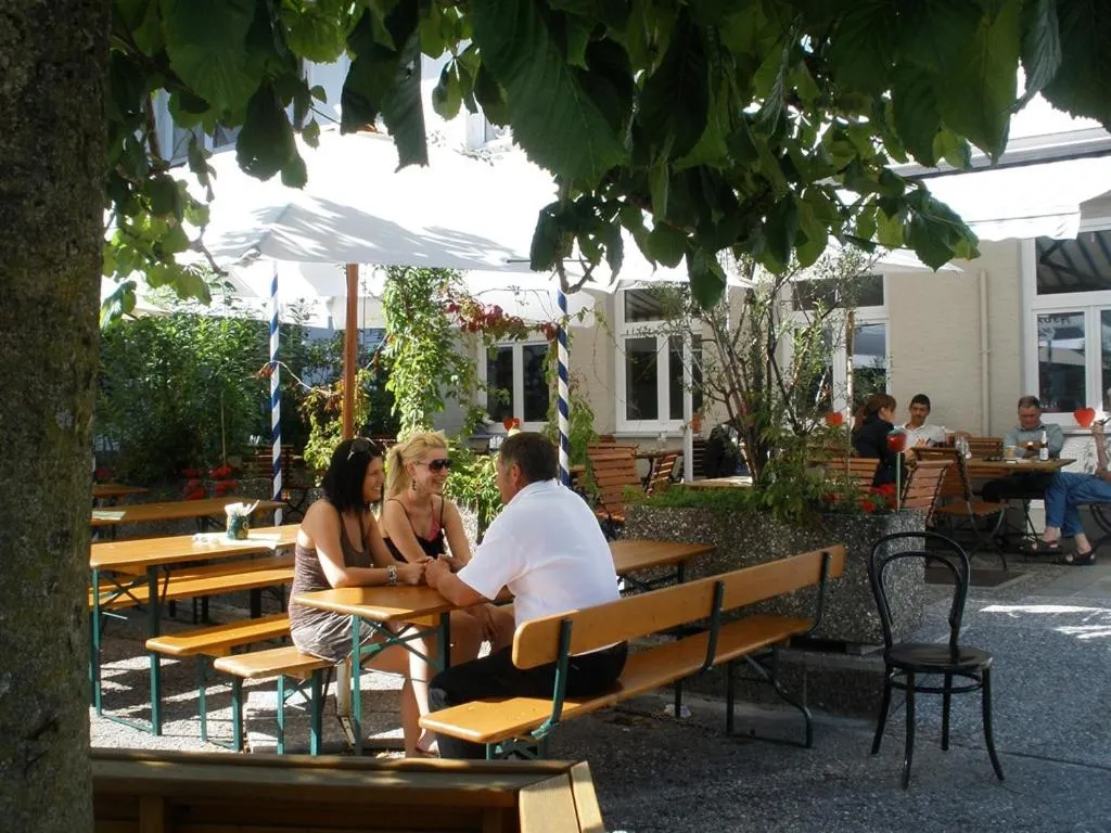 Property building in Gasthof zum Hirsch