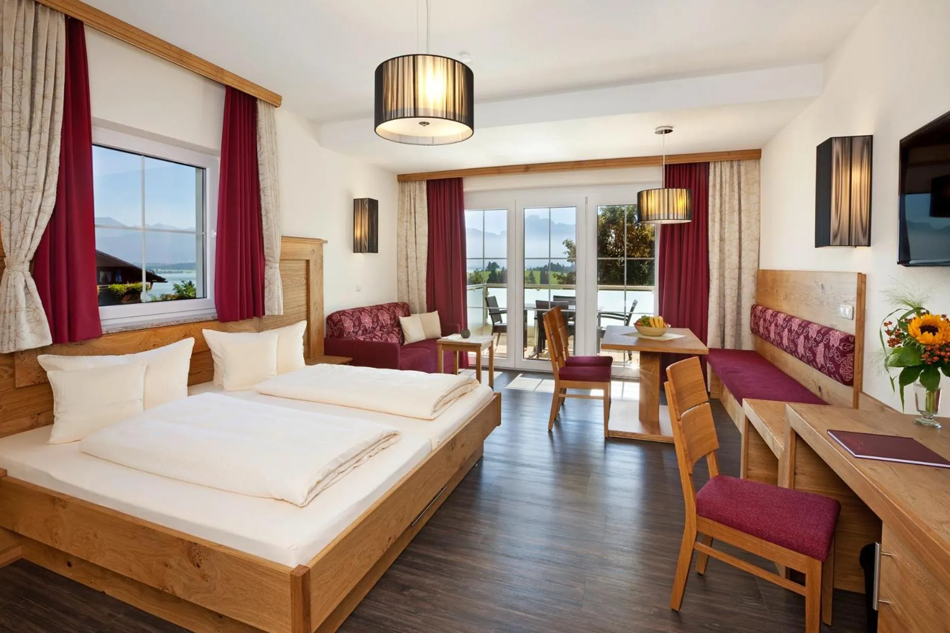 Bed in Landhotel Schwarzenbach - Wellness & Spa