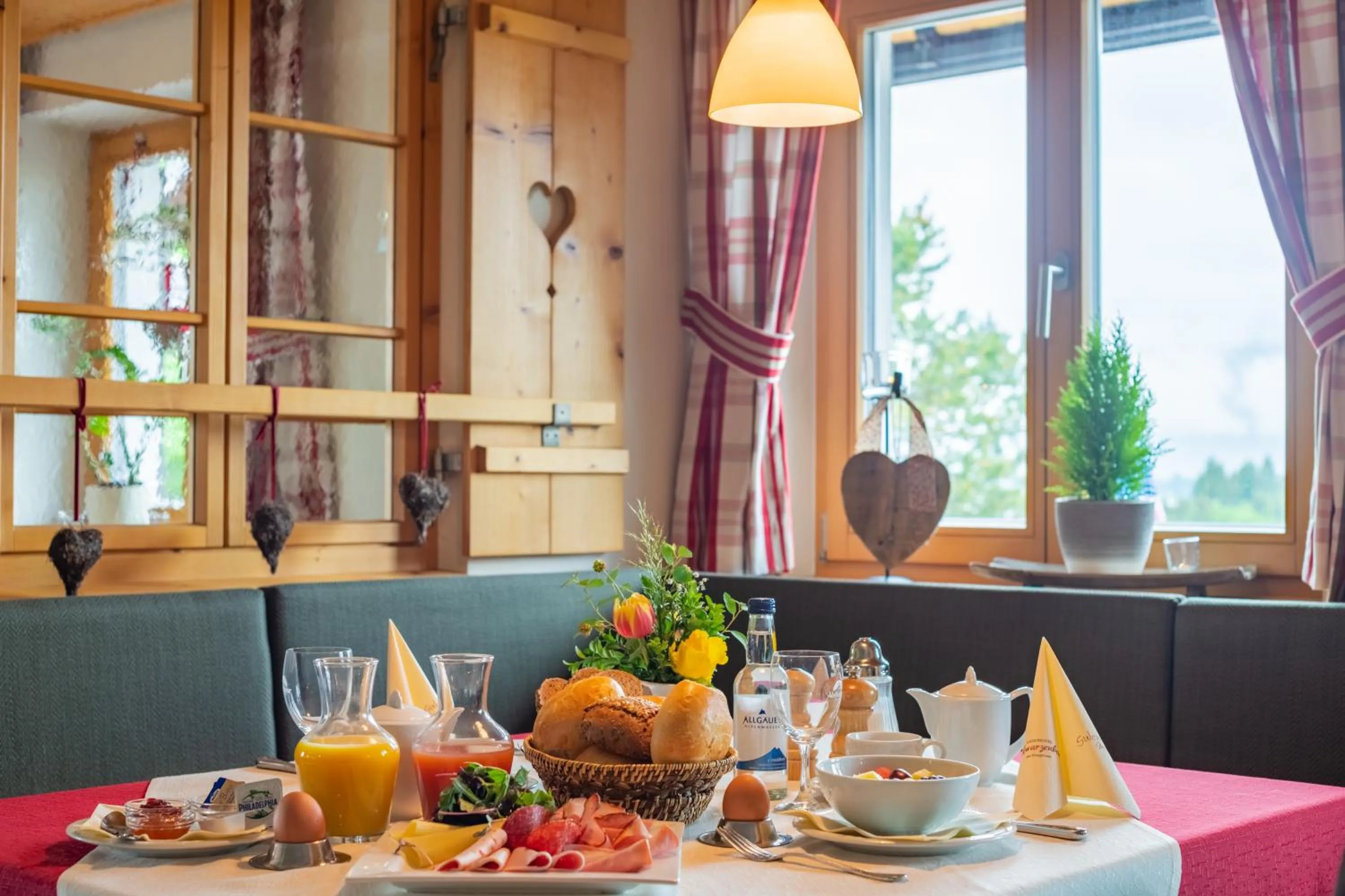 Breakfast in Landhotel Schwarzenbach - Wellness & Spa
