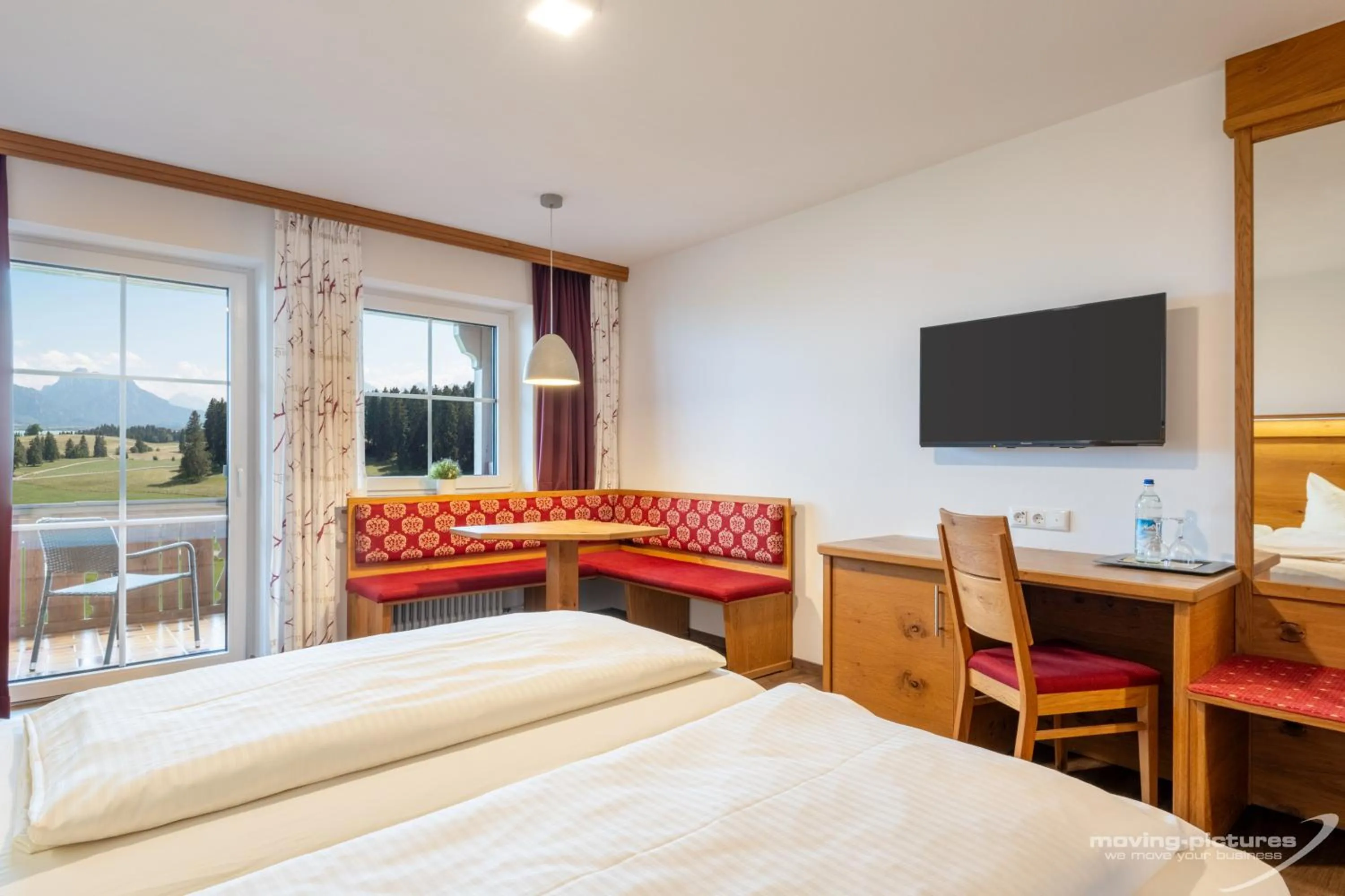 Photo of the whole room, Bed in Landhotel Schwarzenbach - Wellness & Spa