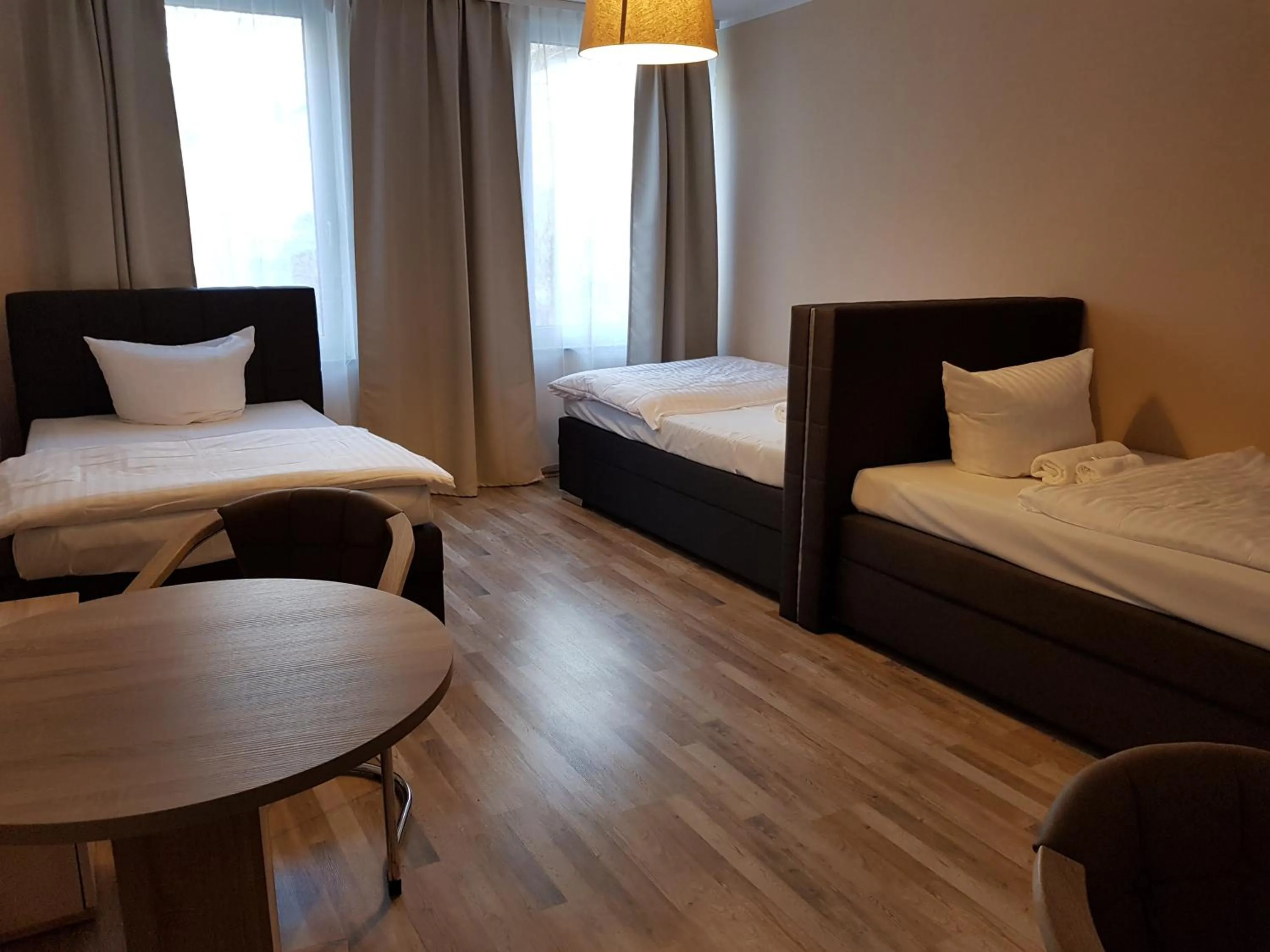 Facade/entrance, Bed in Hotel-Residenz Oberurseler Hof