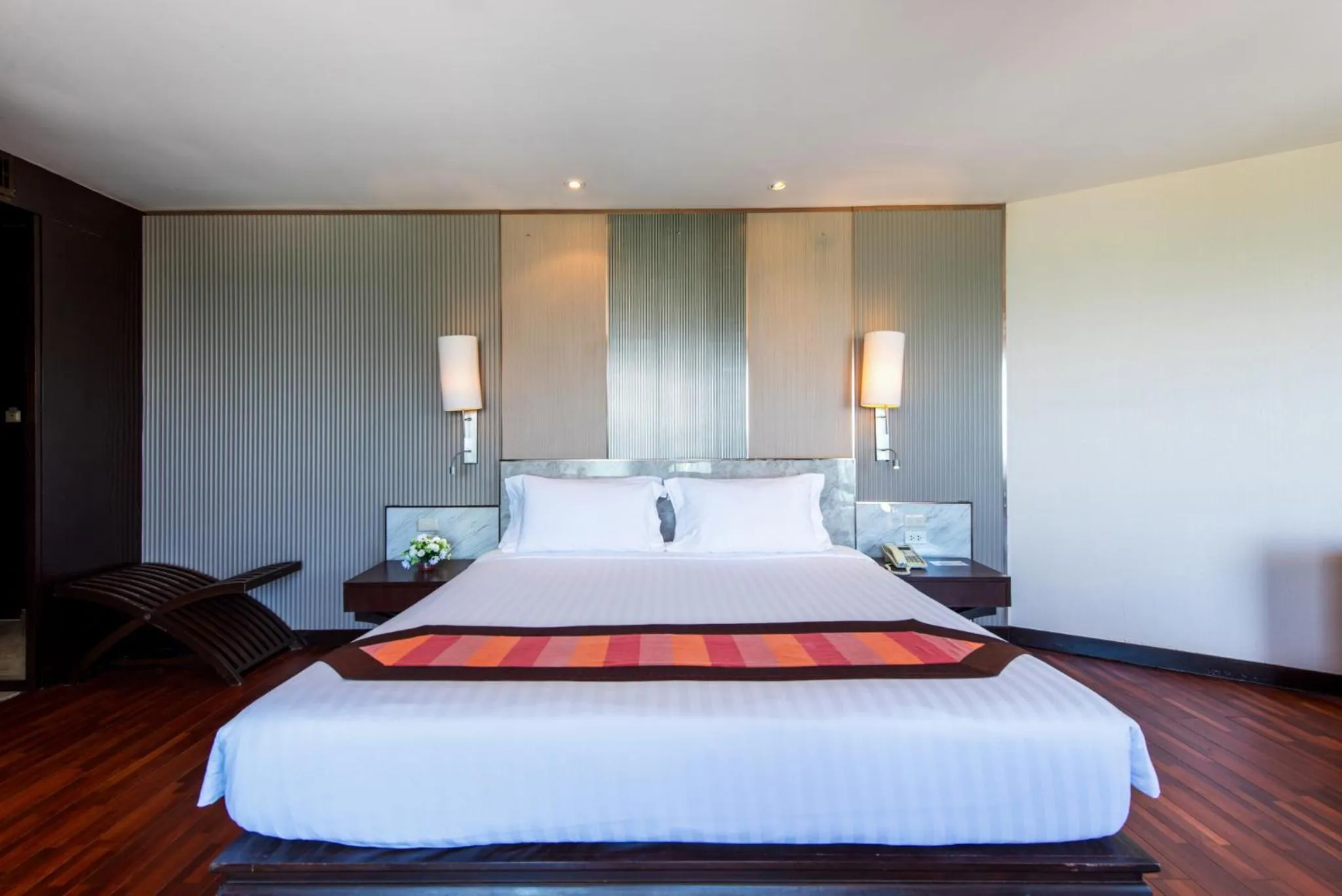 Bedroom, Bed in Garden Cliff Resort And Spa