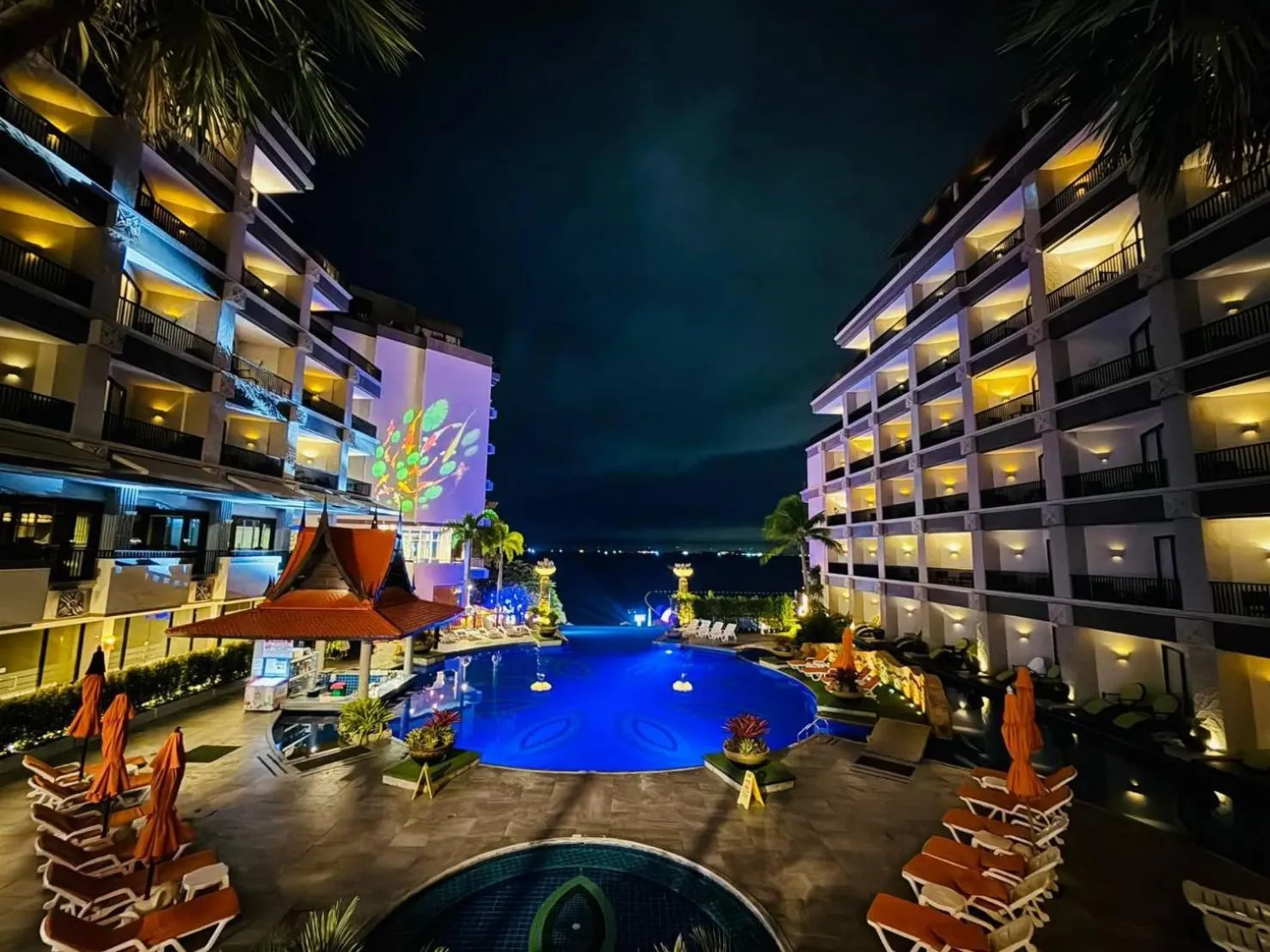 Swimming pool in Garden Cliff Resort And Spa
