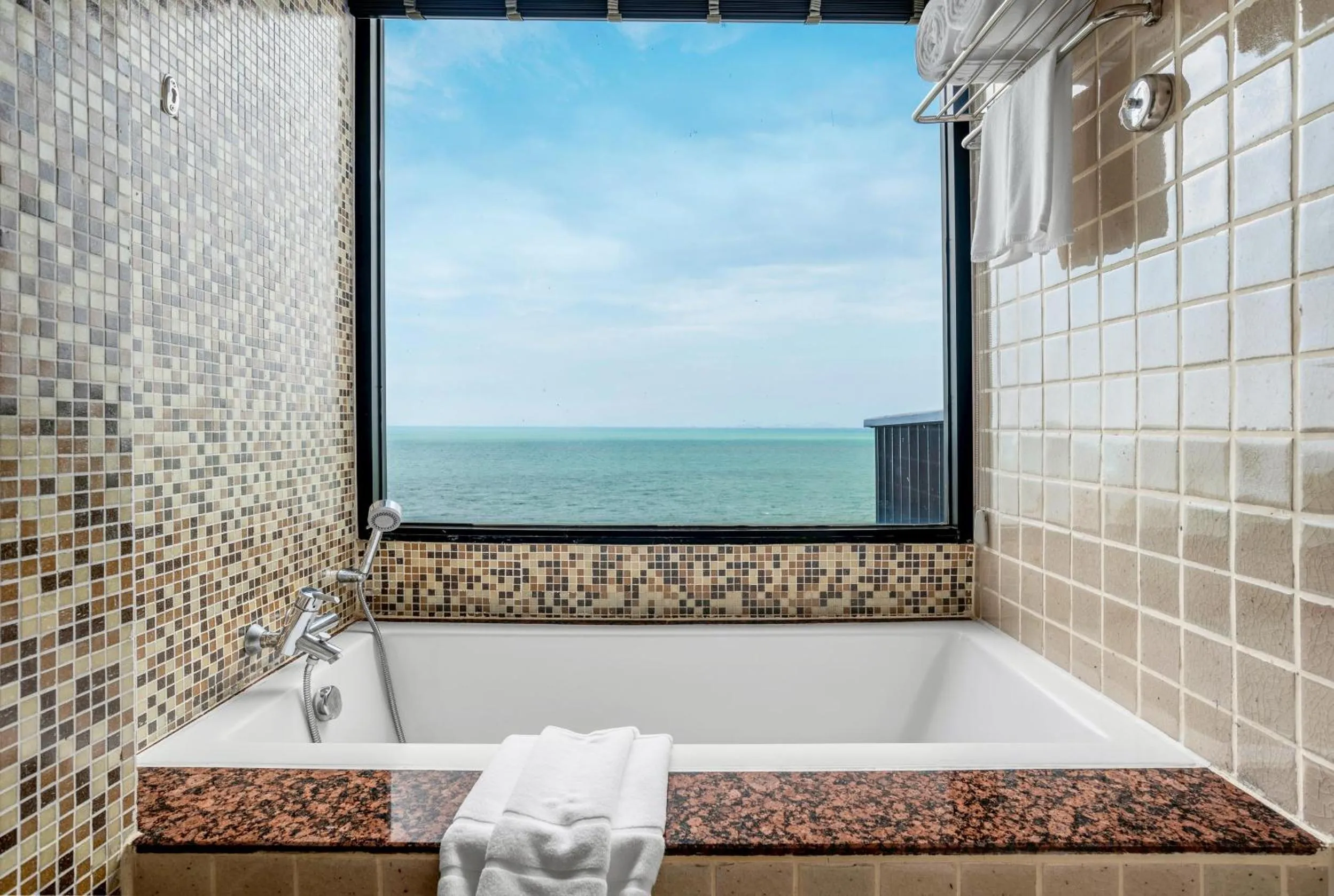 Bathroom in Garden Cliff Resort And Spa