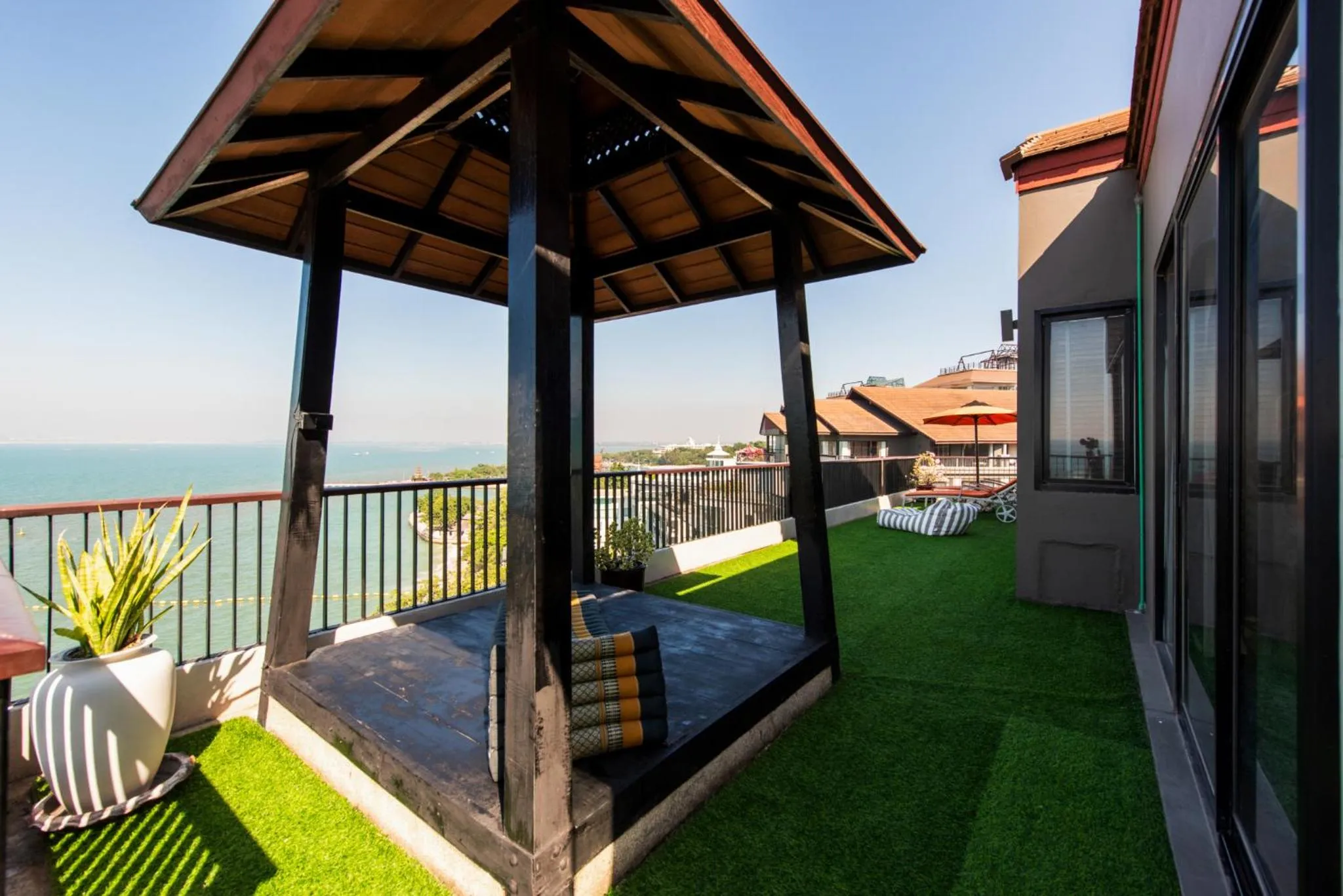 Balcony/Terrace in Garden Cliff Resort And Spa