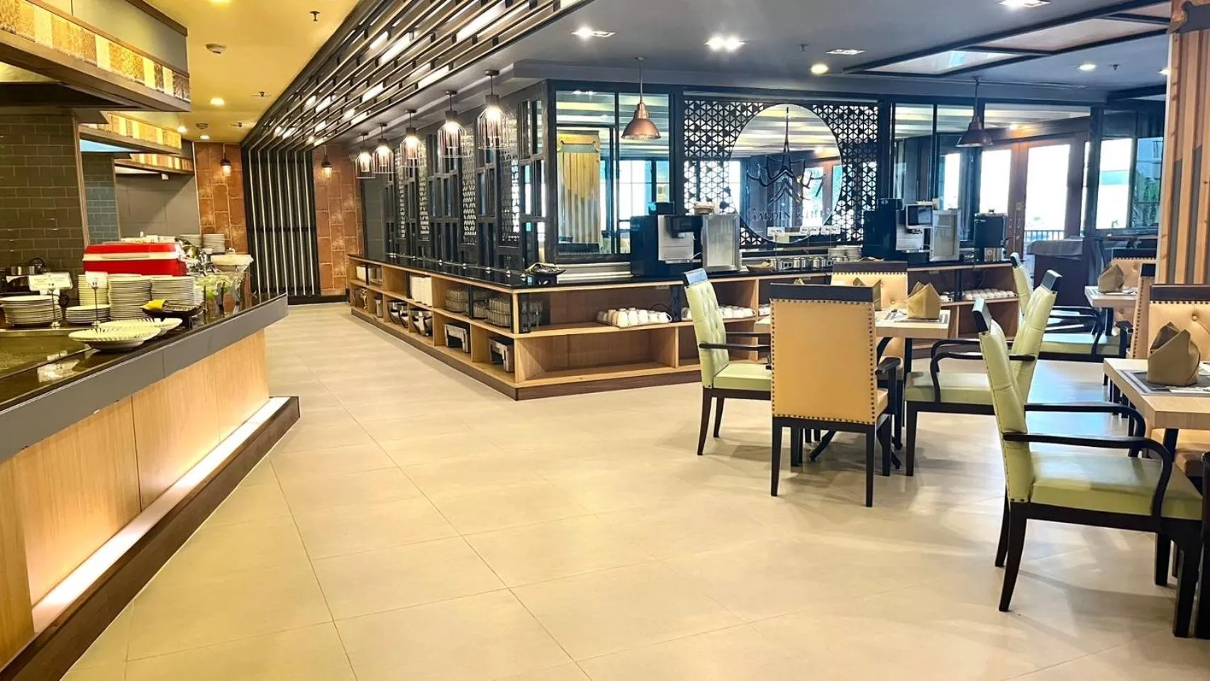 Restaurant/places to eat in Garden Cliff Resort And Spa