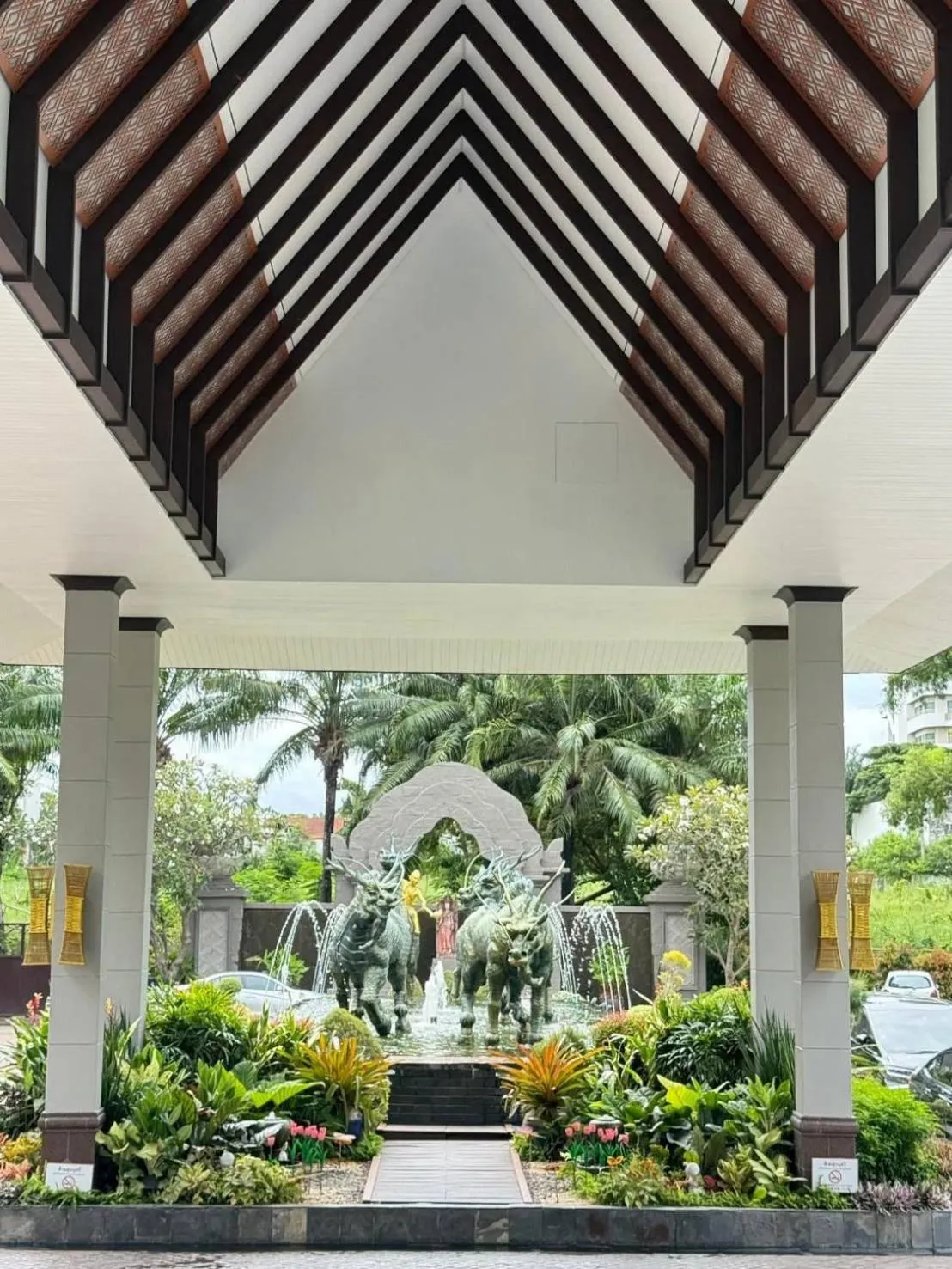 Entertainment in Garden Cliff Resort And Spa