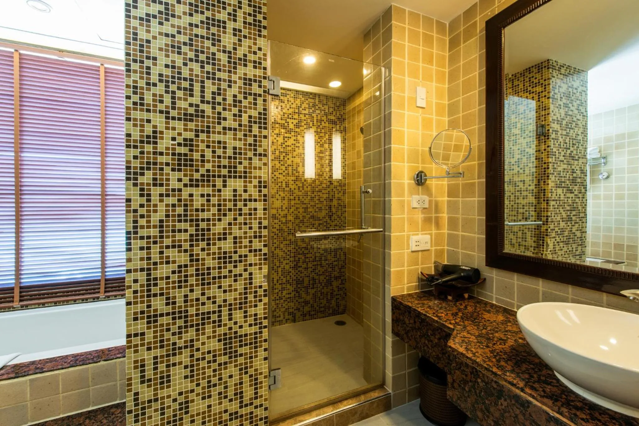 Bathroom in Garden Cliff Resort And Spa