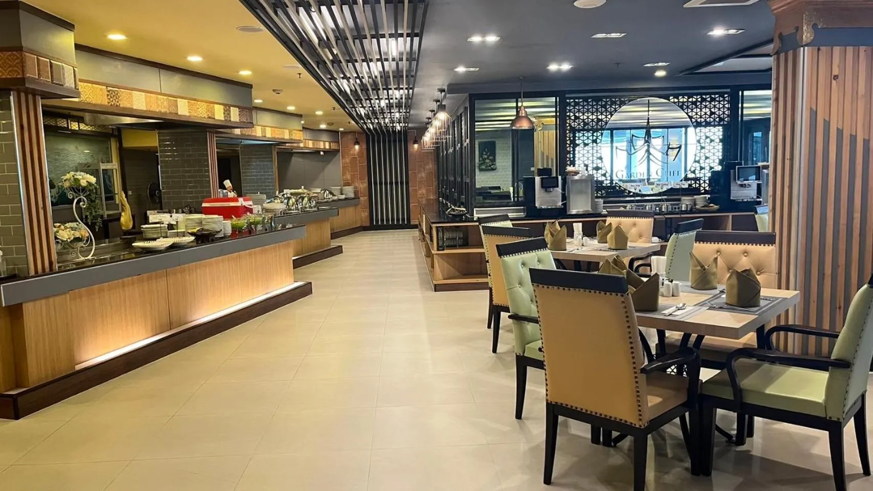 Restaurant/places to eat in Garden Cliff Resort And Spa