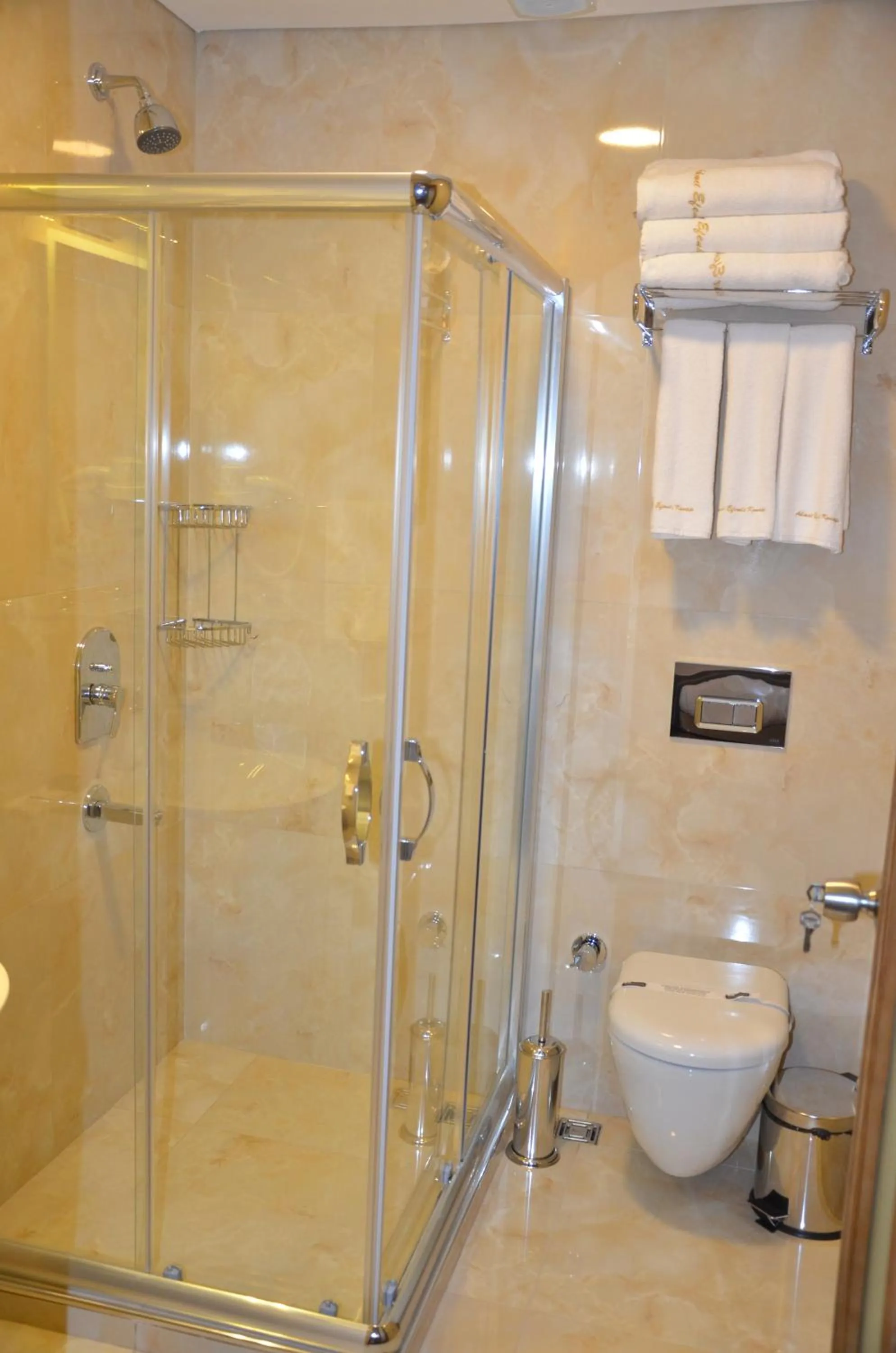 Shower in Ahmet Efendi Konağı