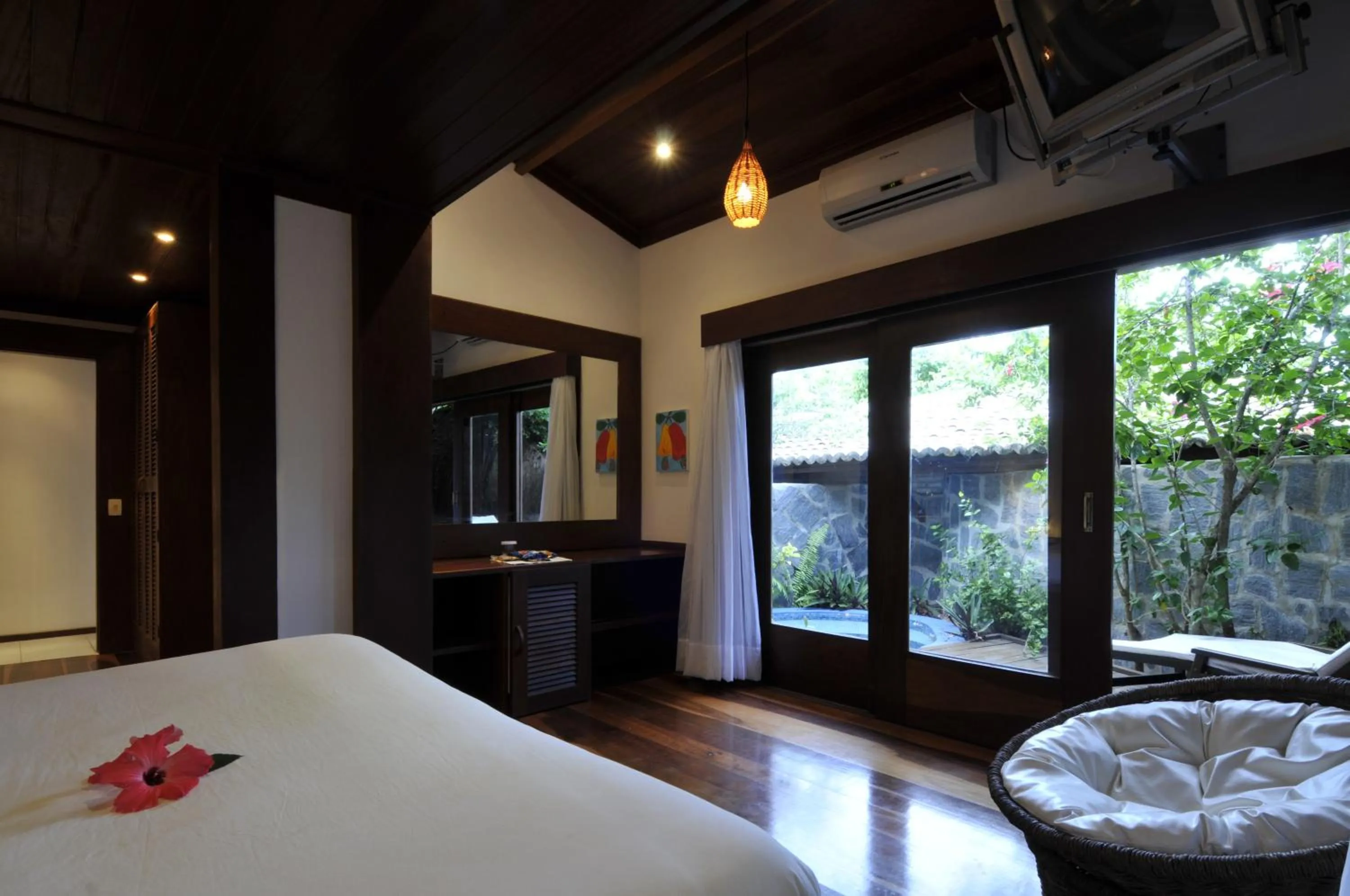 Photo of the whole room, Bed in Sombra e Água Fresca Resort