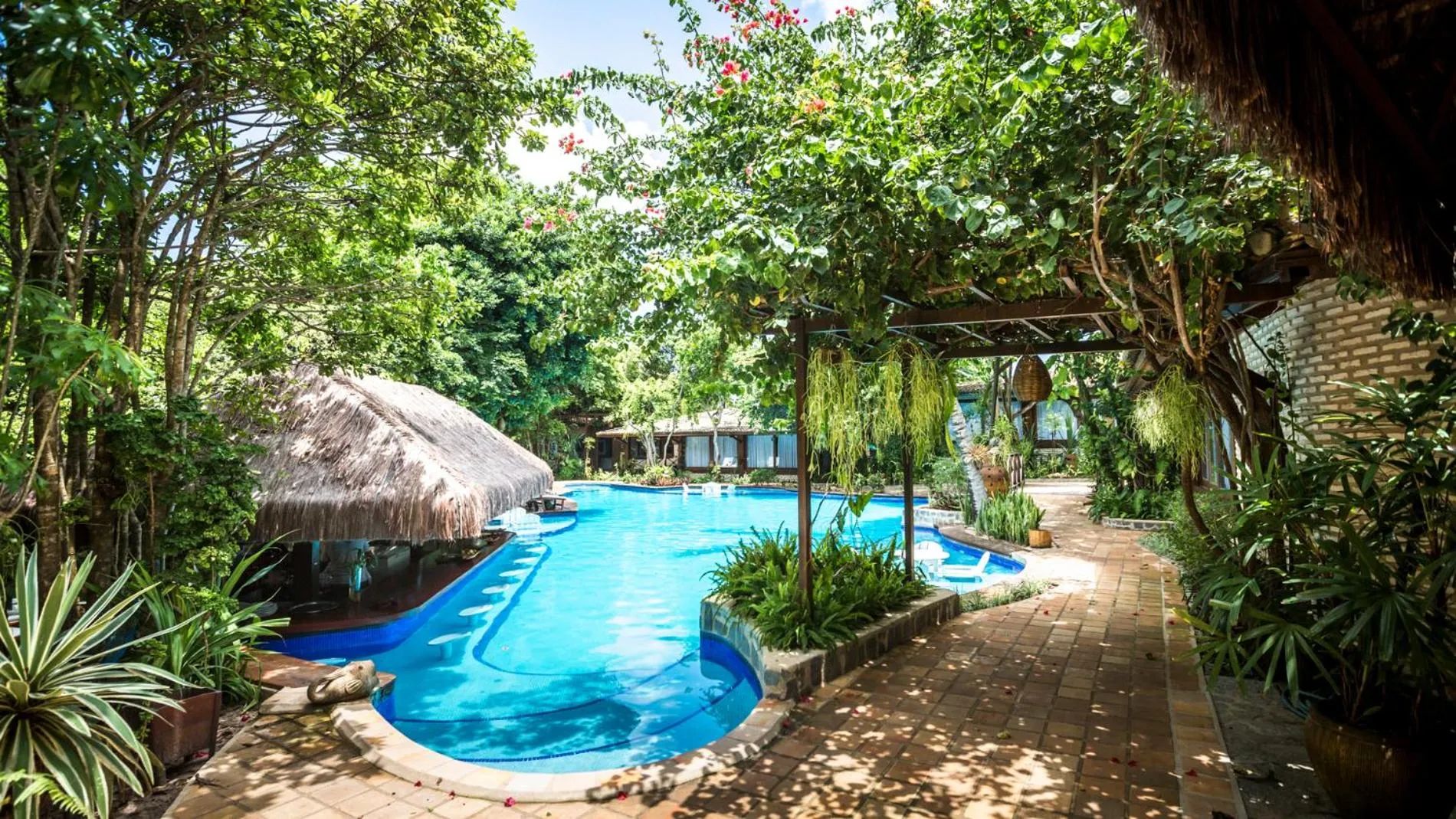 Sombra e Água Fresca Resort