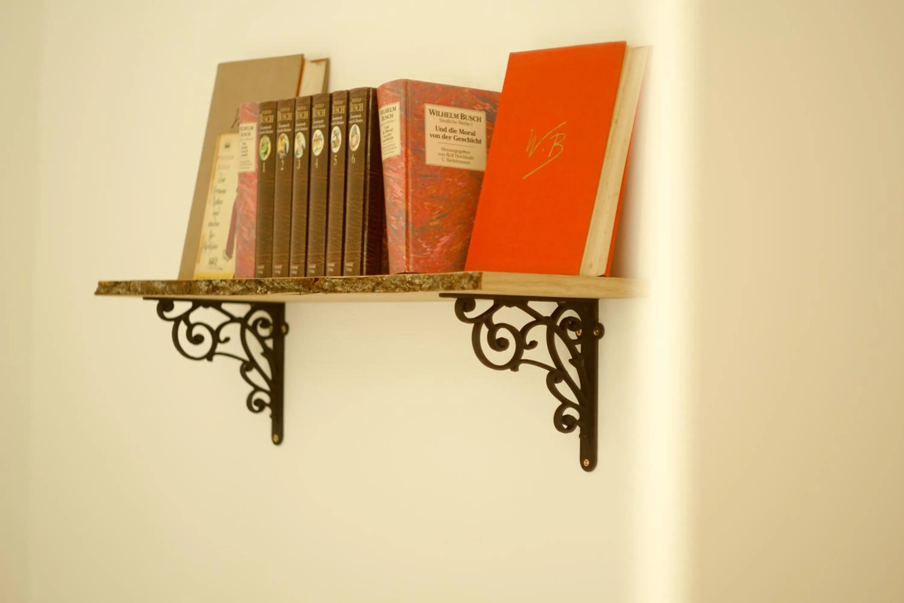 Photo of the whole room in Hotel Bett und Buch